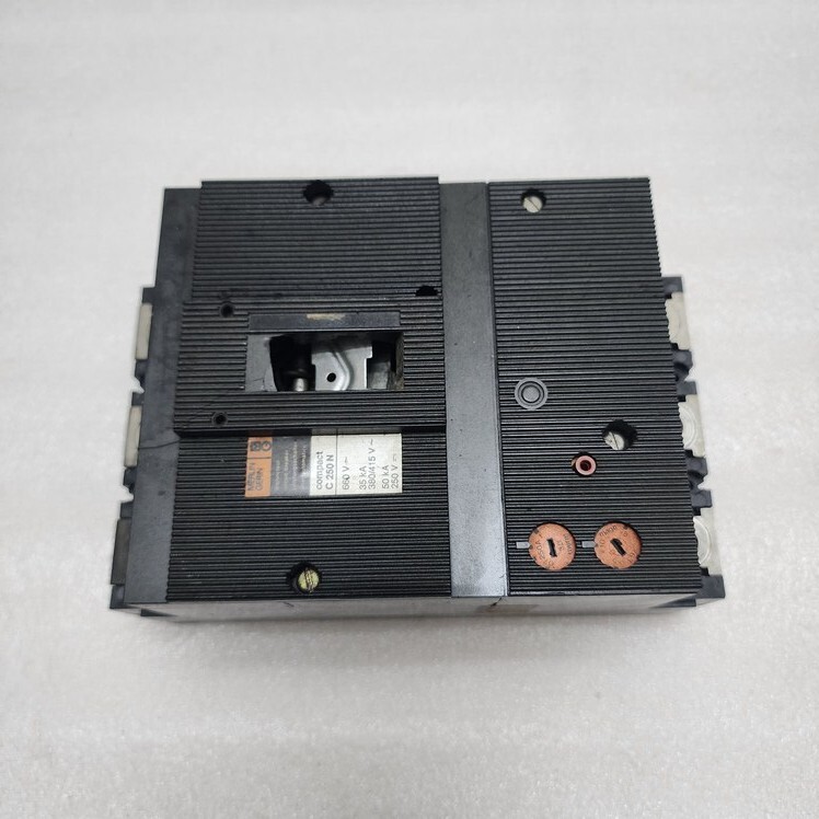 MERLIN GERIN COMPACT C250N 3-POLE CIRCUIT BREAKER C250NHL-D250 - Image 2