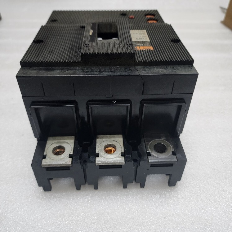 MERLIN GERIN COMPACT C250N 3-POLE CIRCUIT BREAKER C250NHL-D250 - Image 6