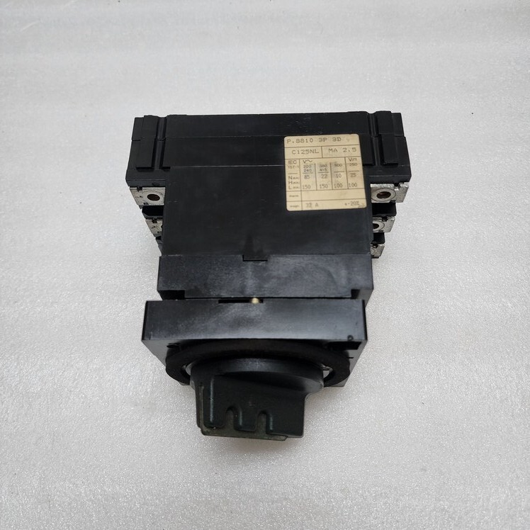MERLIN GERIN C125NL-MA 3-POLE CIRCUIT BREAKER 32A - Image 3
