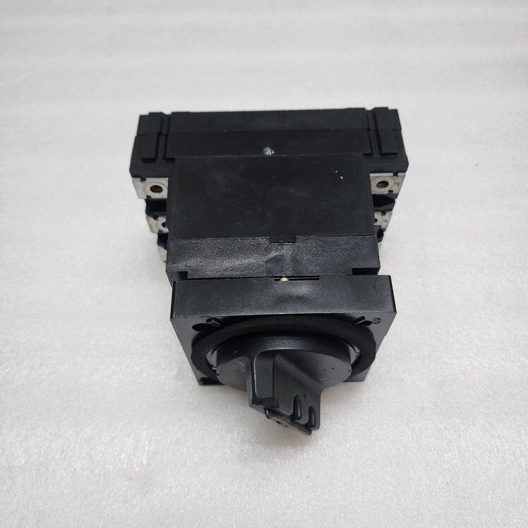 MERLIN GERIN C125-NL MA 3-POLE CIRCUIT BREAKER 80A - Image 4