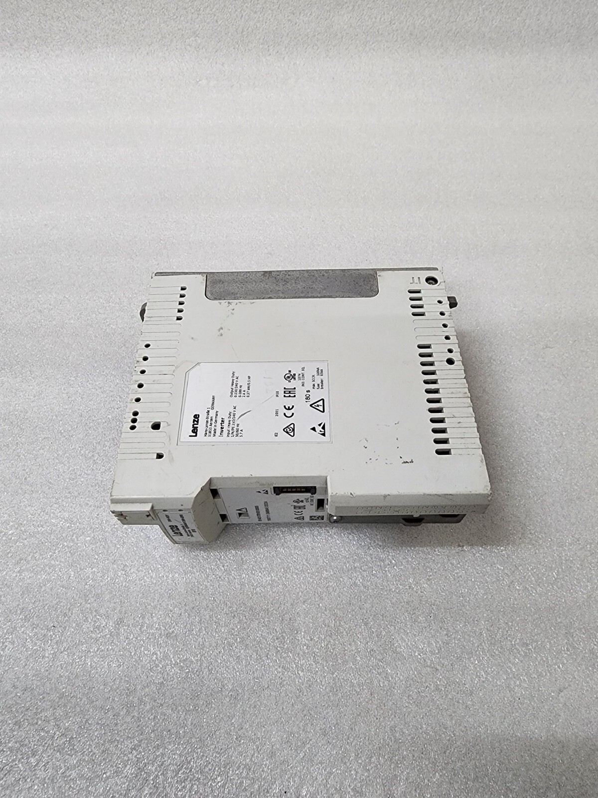 LENZE I51AE137B10010000S INVERTER DRIVE 0.37KW/0.5HP 0-230/240V MADE IN GERMANY - Image 4