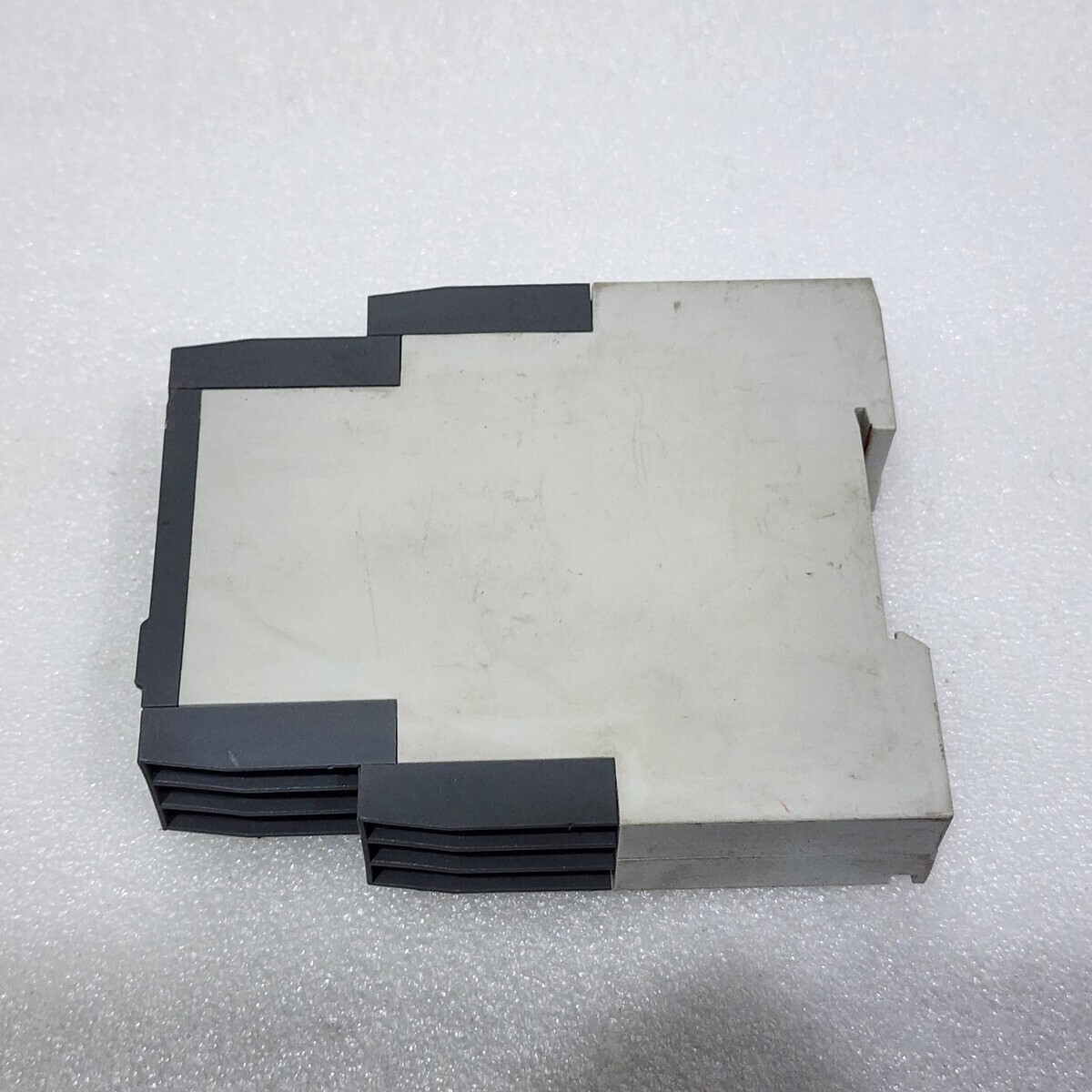 ABB CT-MFS.21S MULTIFUNCTION TIME RELAY 1SVR730010R0200 24-240VAC/DC - Image 4