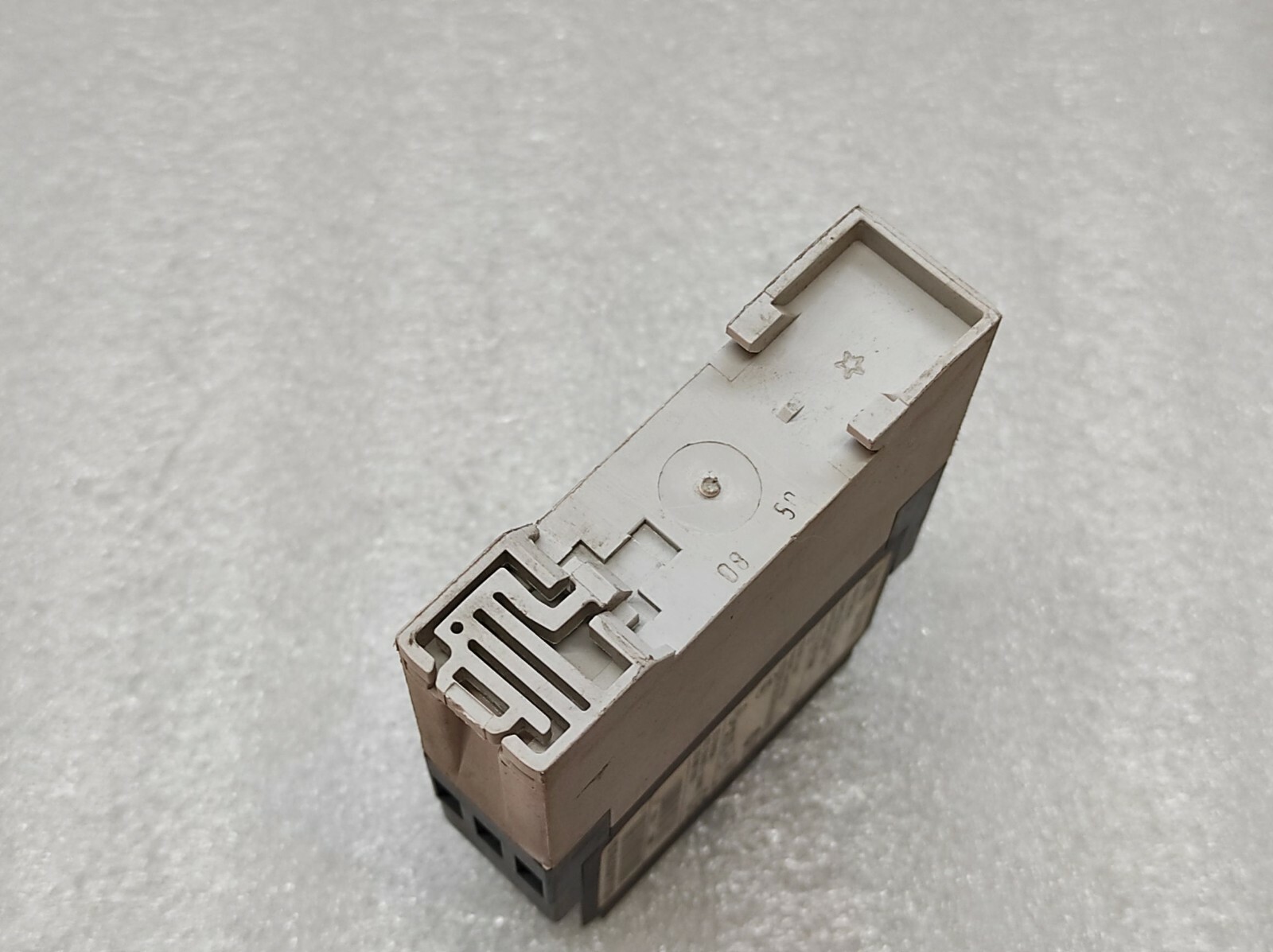 ABB CM-MSS THERMISTOR MOTOR PROTECTION MONITORING RELAY 1SVR430801R1100 - Image 4