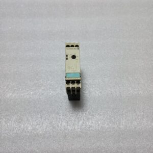 SIEMENS 3RP1513-1AP30 TIMER RELAY 200-240V/24VAC-DC