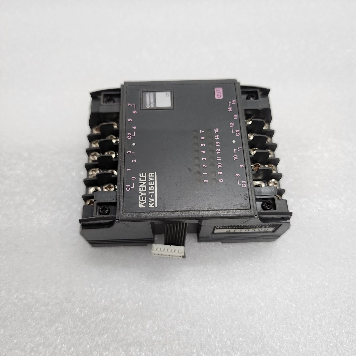 KEYENCE KV-16EYR OUTPUT EXPANSION UNIT - Image 2