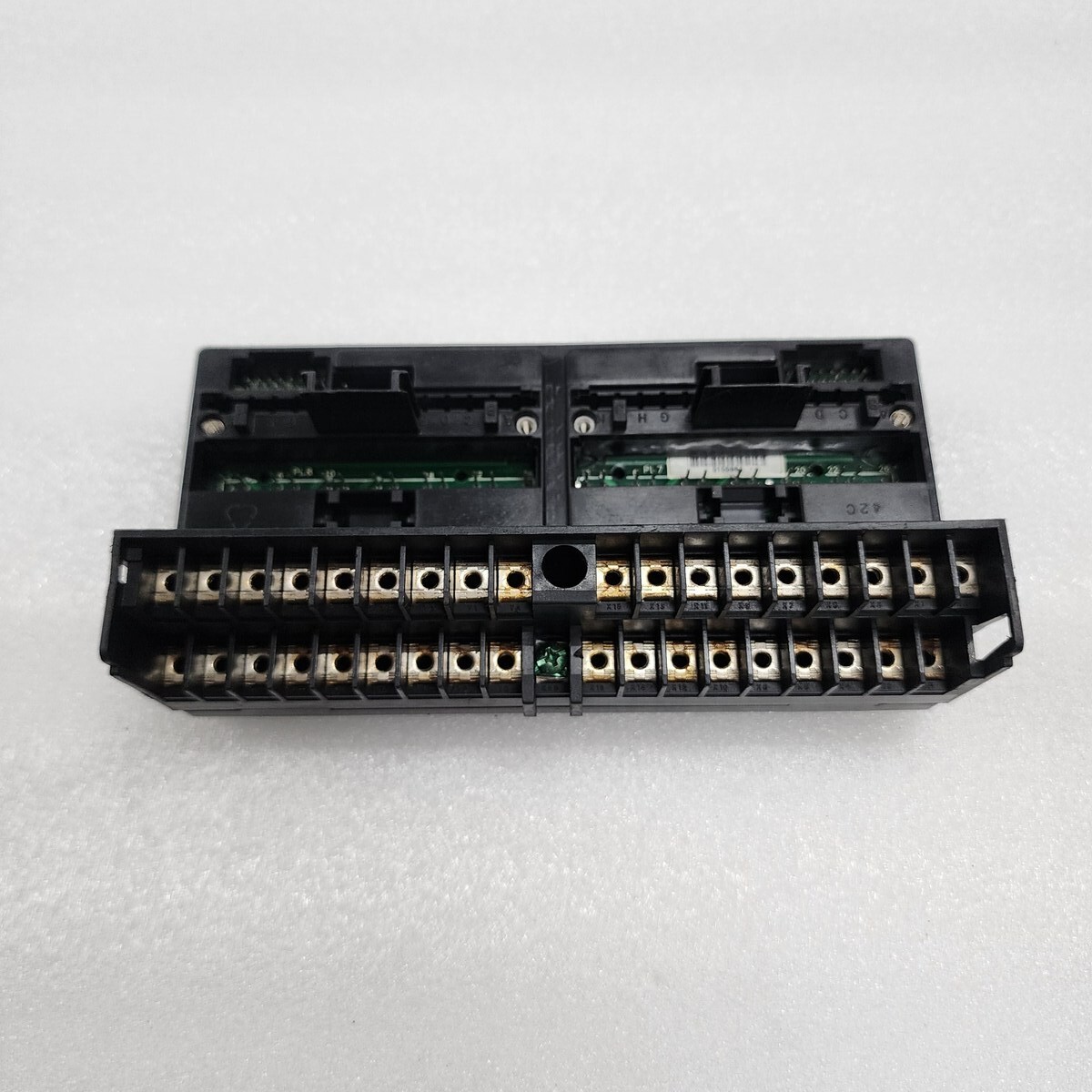 GE FANUC IC670CHS101ACA1 I/O BASE BARRIER STYLE TERMINAL