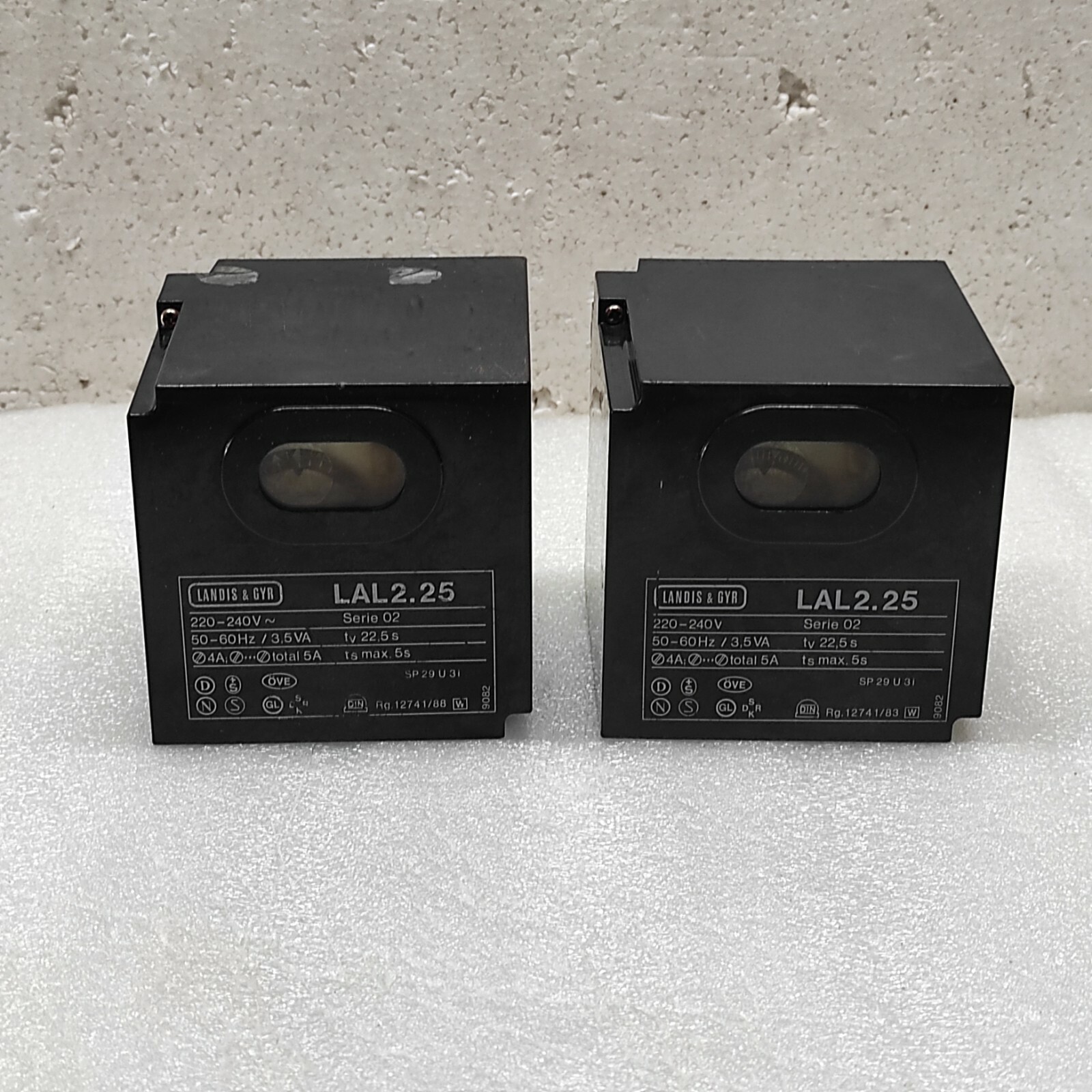Landis & Gyr LAL 2.25 Burner Control 220-240 VAC WITHOUT BASE - Image 9