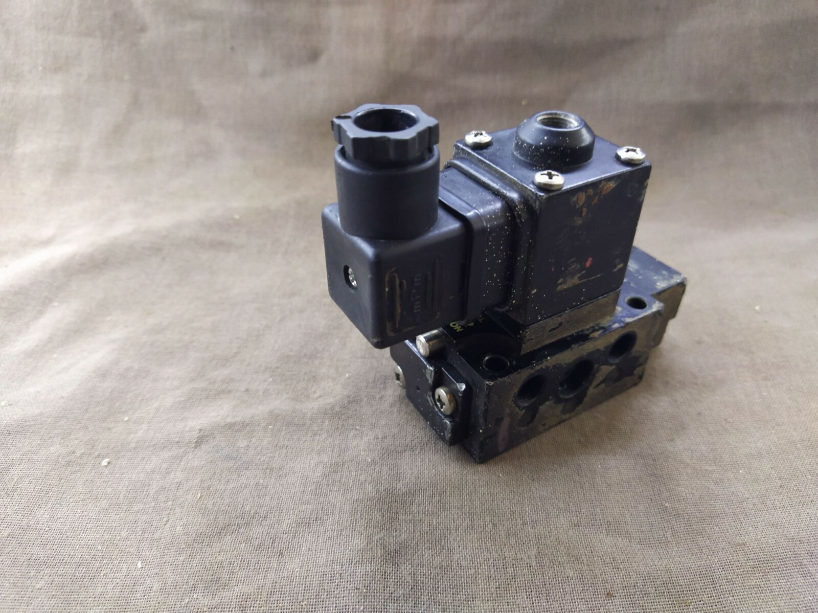 Keystone 7911 Solenoid Valve - Image 3