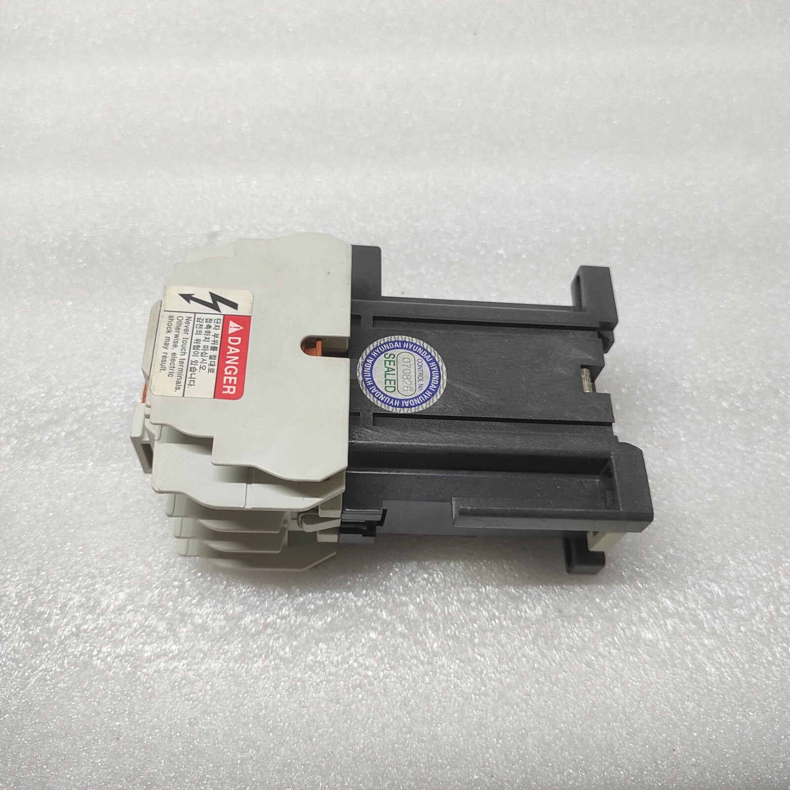 HYUNDAI HIMC32 MAGNETIC CONTACTOR 110VAC - Image 6