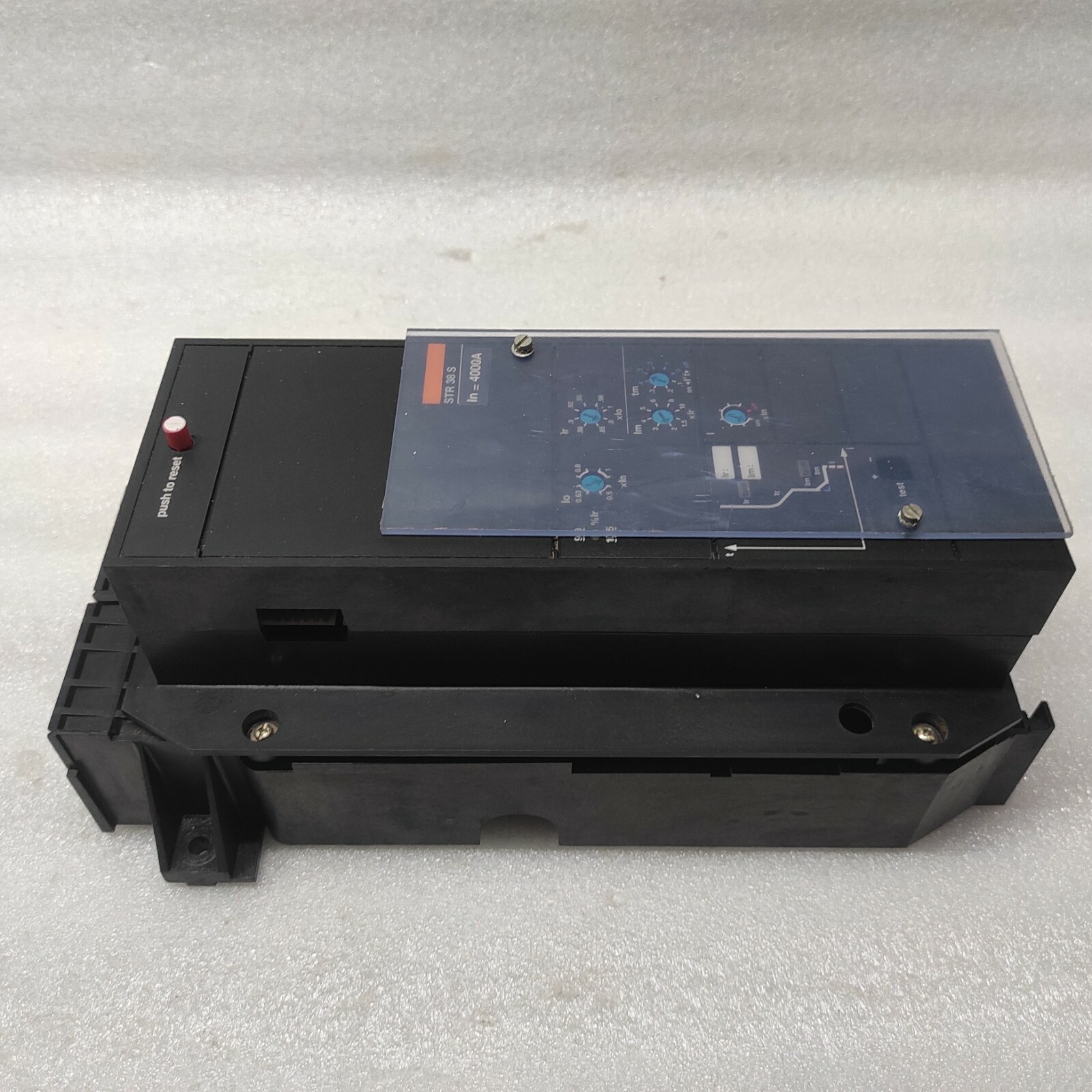 MERLIN GERIN STR38S MASTER PACT CIRCUIT BREAKER 4000A - Image 2