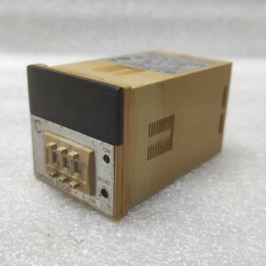OMRON E5C4-R40 TEMPERATURE CONTROLLER 220-240V