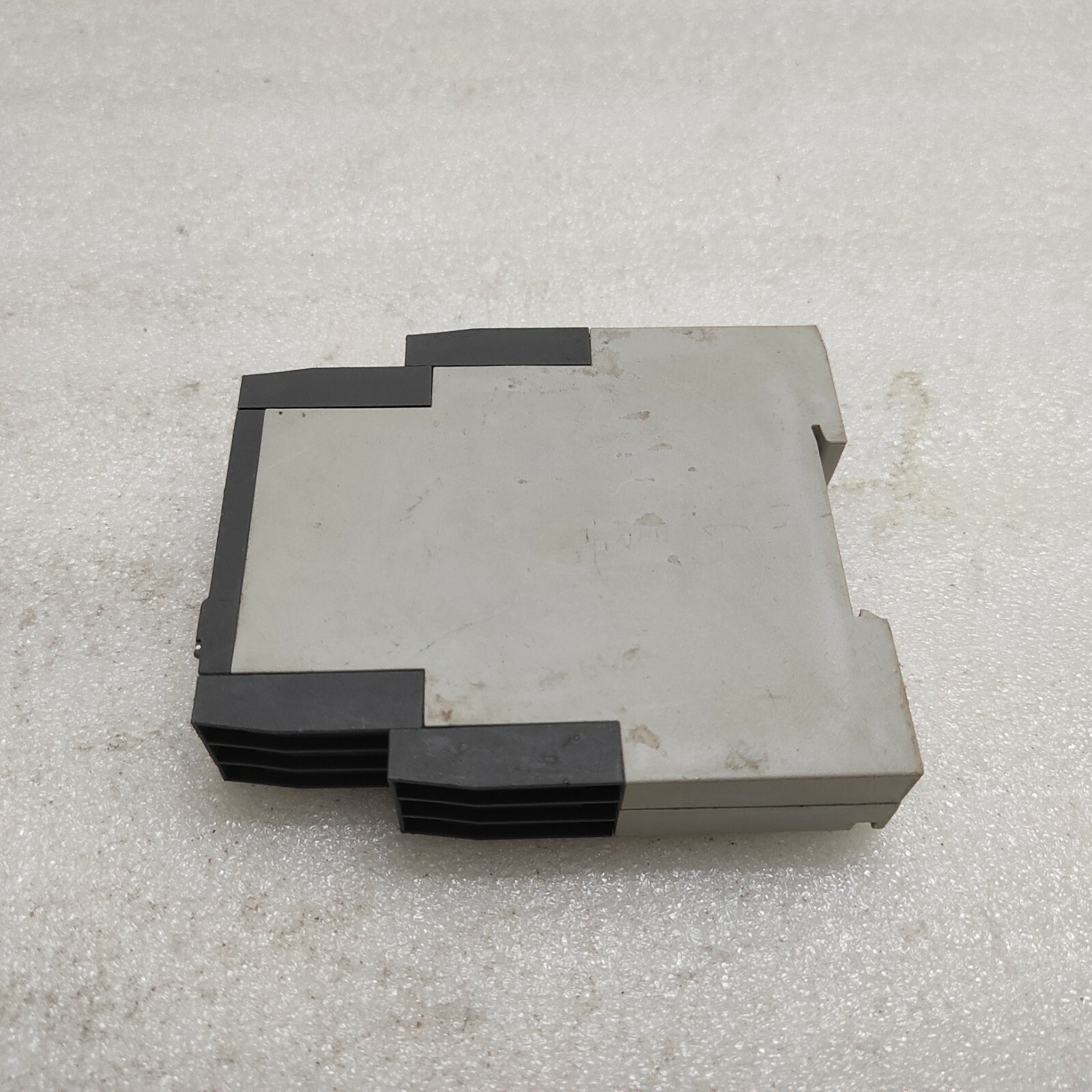 ABB CM-MSS.51P PTC THERMISTOR MOTOR PROTECTION RELAY 1SVR740712R1300 24-240V AC/ - Image 4