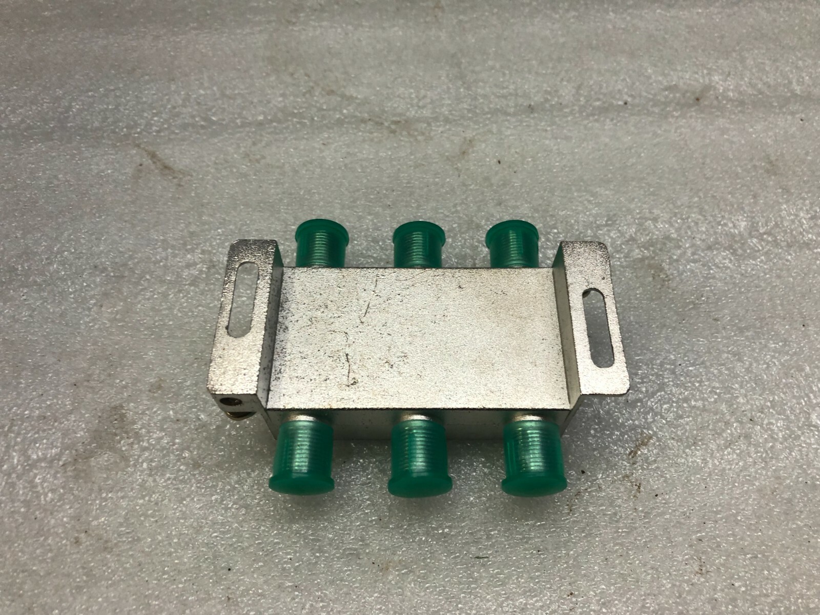 IKUSI UDL-410 SPLITTER 3235 4-WAY TAP 5-2300 MHz - Image 3
