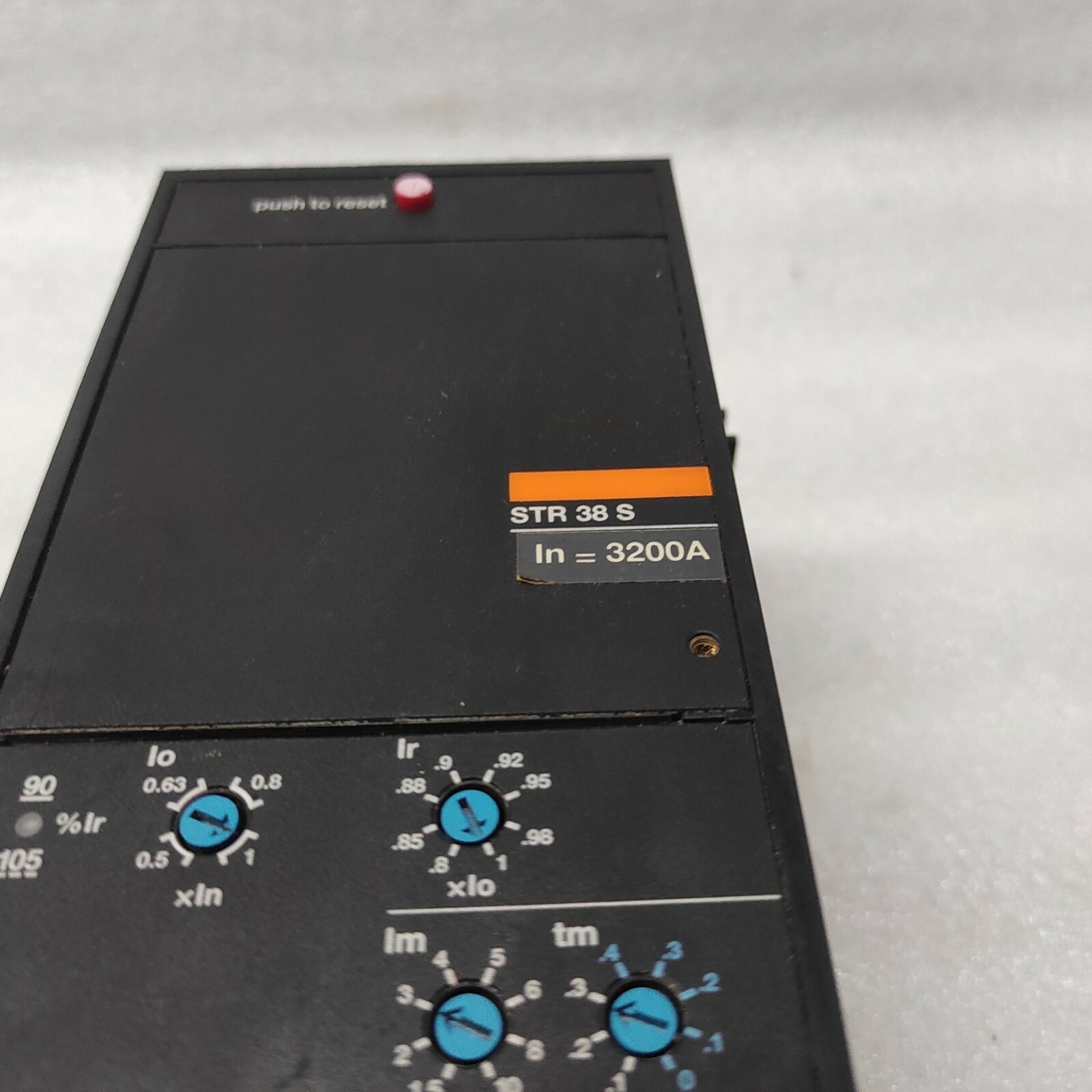 MERLIN GERIN STR38S MASTER PACT FOR CIRCUIT BREAKER 3200A - Image 3