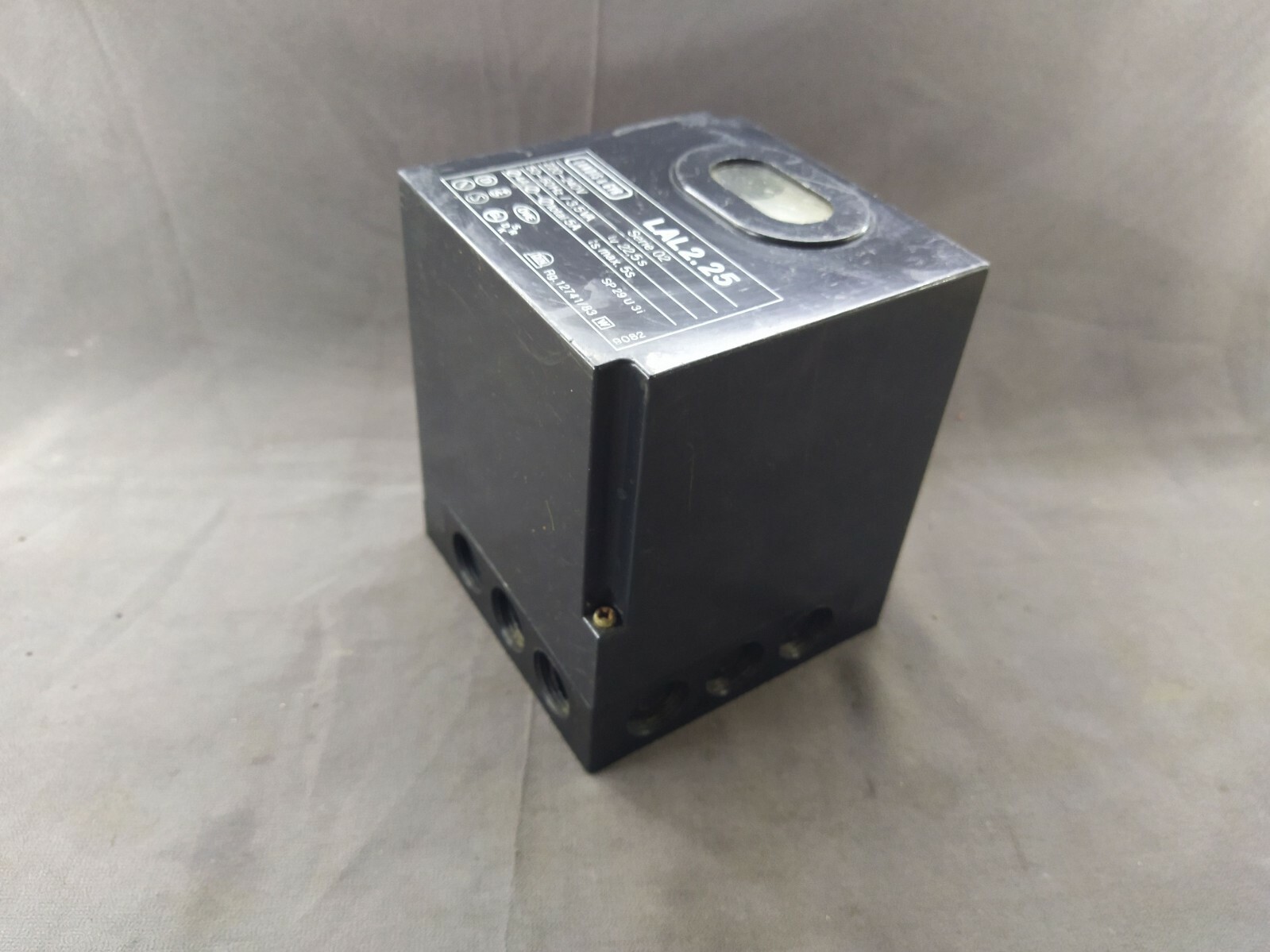 Landis & Gyr LAL 2.25 Burner Control 220-240 VAC LAL2.25 - Image 4