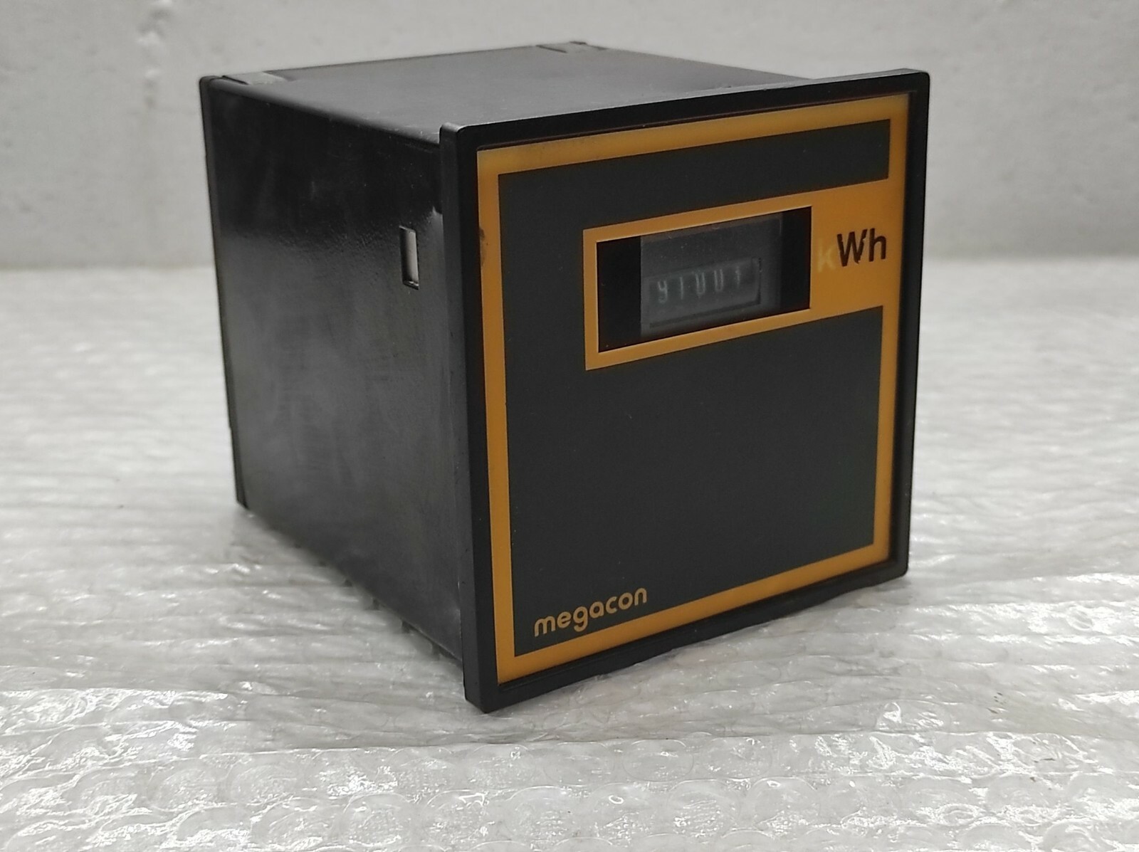 MEGACON MDWH kWh METER 230V - Image 2
