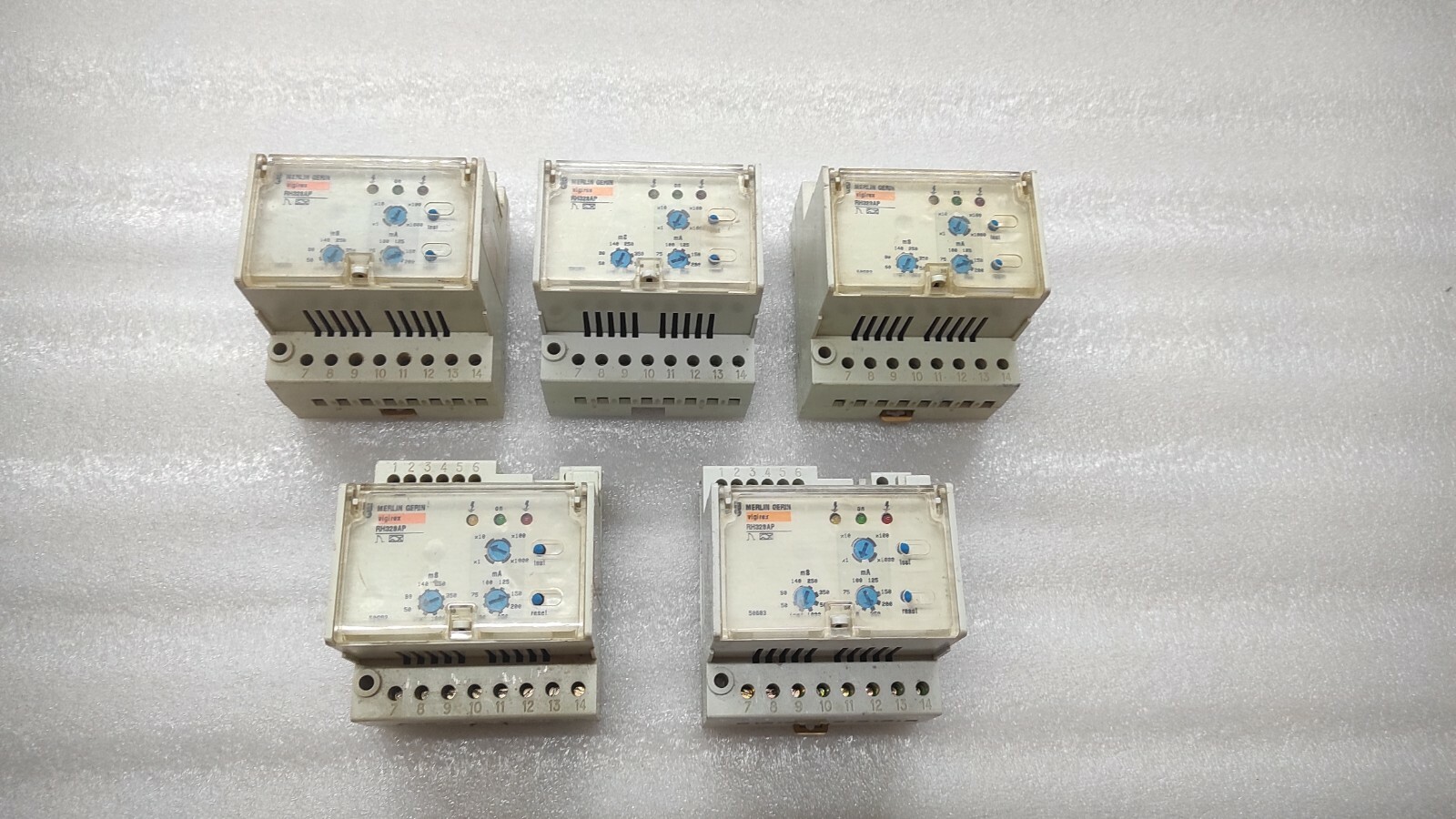 MERLIN GERIN VIGIREX RH328AP RELAY