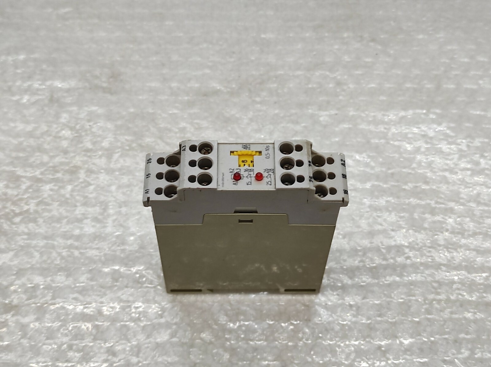 Dold MK 9906.82/024 Time Control Relay 220-240V AC/24V AC-DC MK9906.82/024 - Image 6