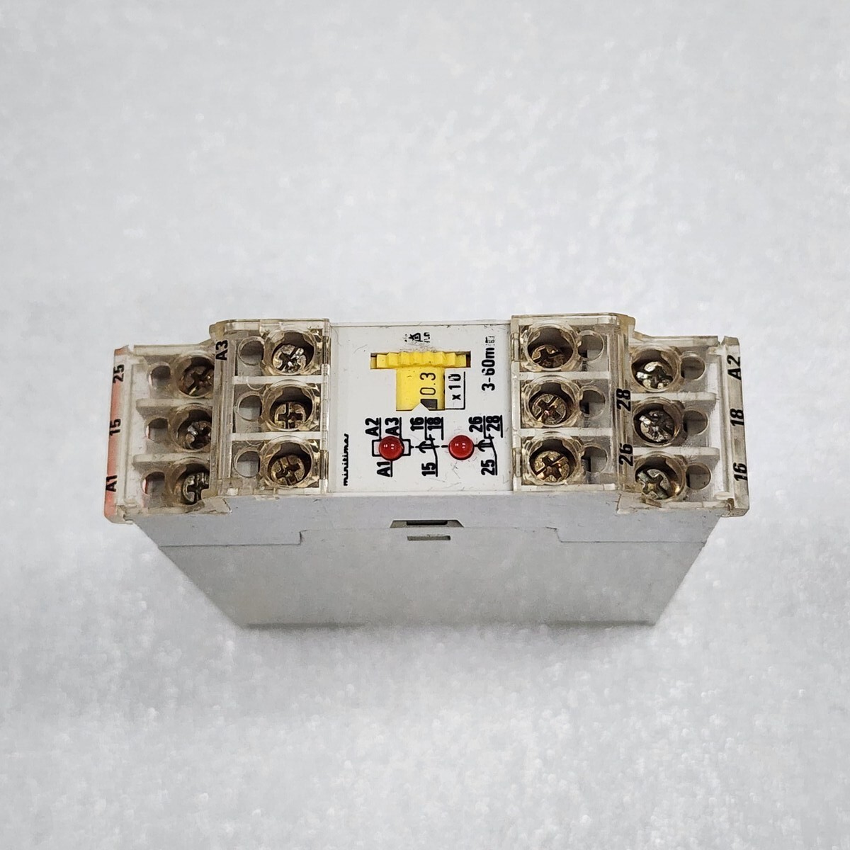 Dold MK 9906.82/024 Time Control Relay 220-240V AC/24V AC-DC MK9906.82/024 - Image 11