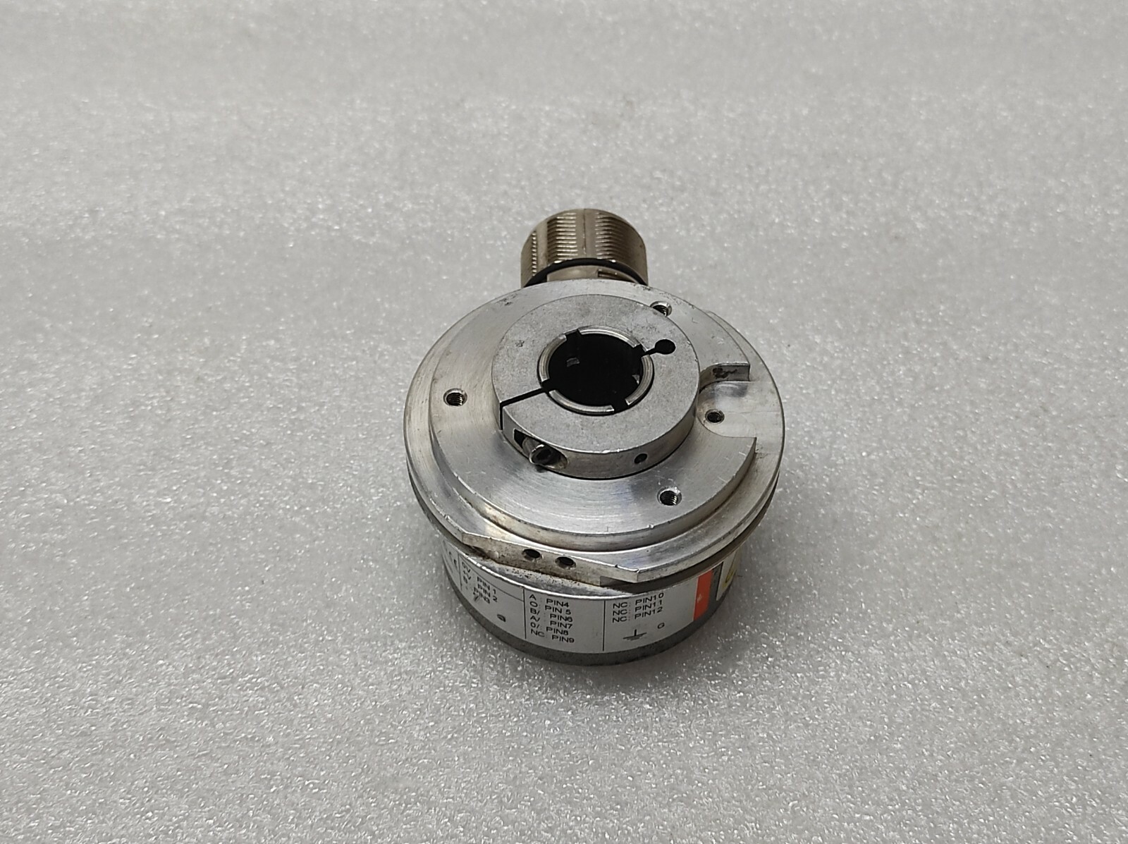 KUEBLER SENDIX 5020 INCREMENTAL ENCODER 8.5020.0A50.0512.F024 10-30VDC - Image 3