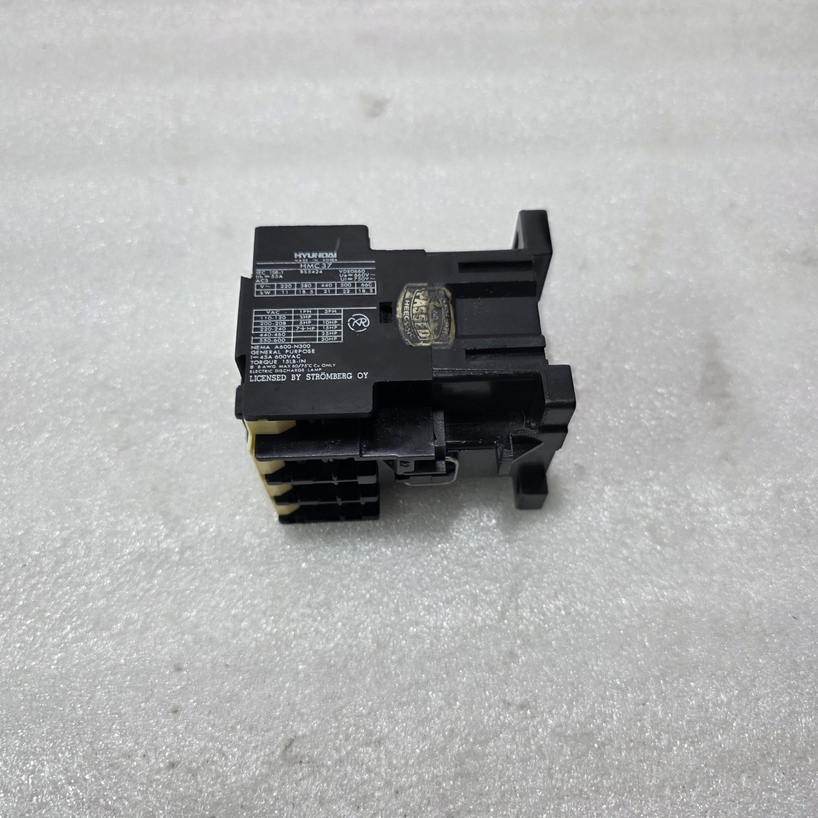 HYUNDAI HMC37 AC MAGNETIC CONTACTOR 3-POLE + 1NO COIL 100V 50Hz / 110V 60Hz - Image 3