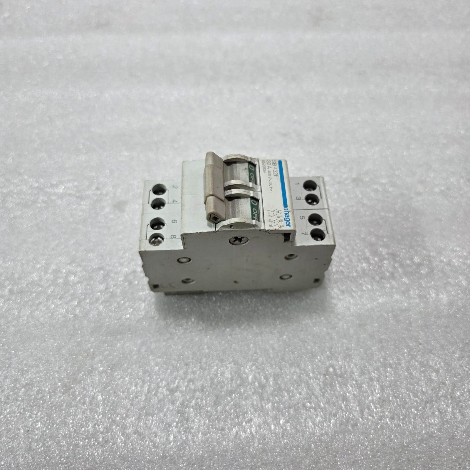 HAGER SB432F 32A 4-POLE CHANGEOVER TRANSFER SWITCH 400V DIN RAIL INDUSTRIAL - Image 2