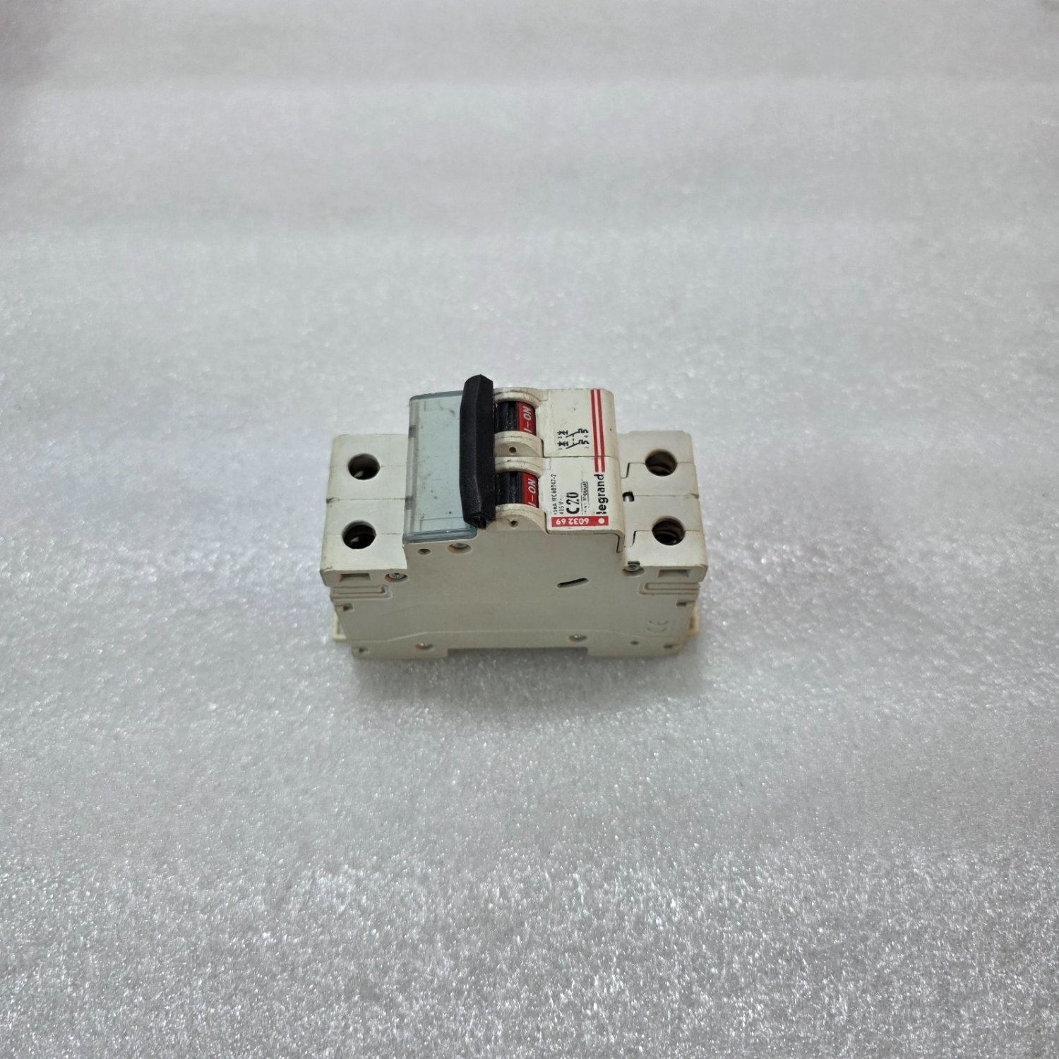 LEGRAND C20 2 POLE MCB 20A 415V 10KA MINIATURE CIRCUIT BREAKER - Image 2