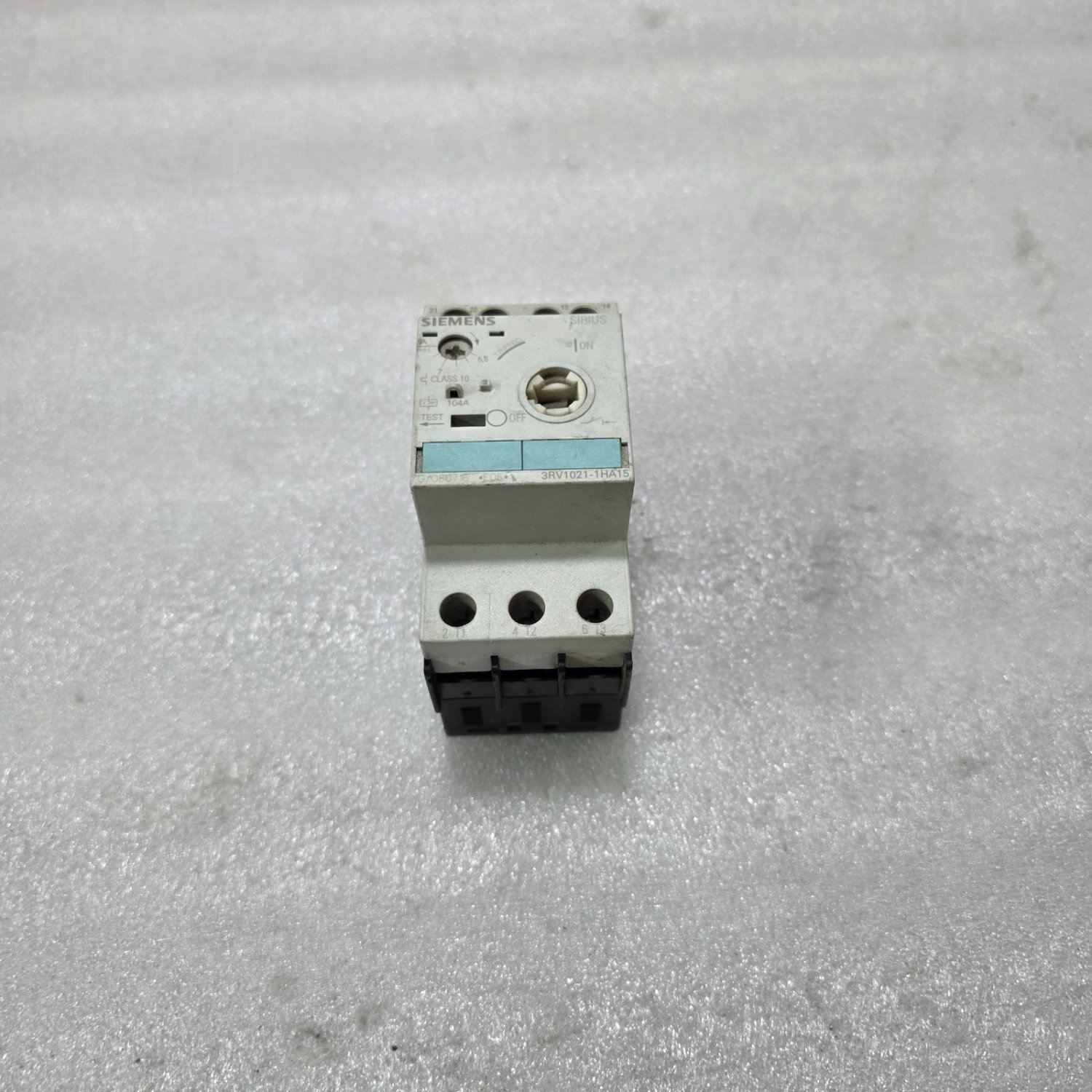 SIEMENS 3RV1021-1HA15 MOTOR PROTECTION CIRCUIT BREAKER 3 POLE CLASS 10 5.5-8A