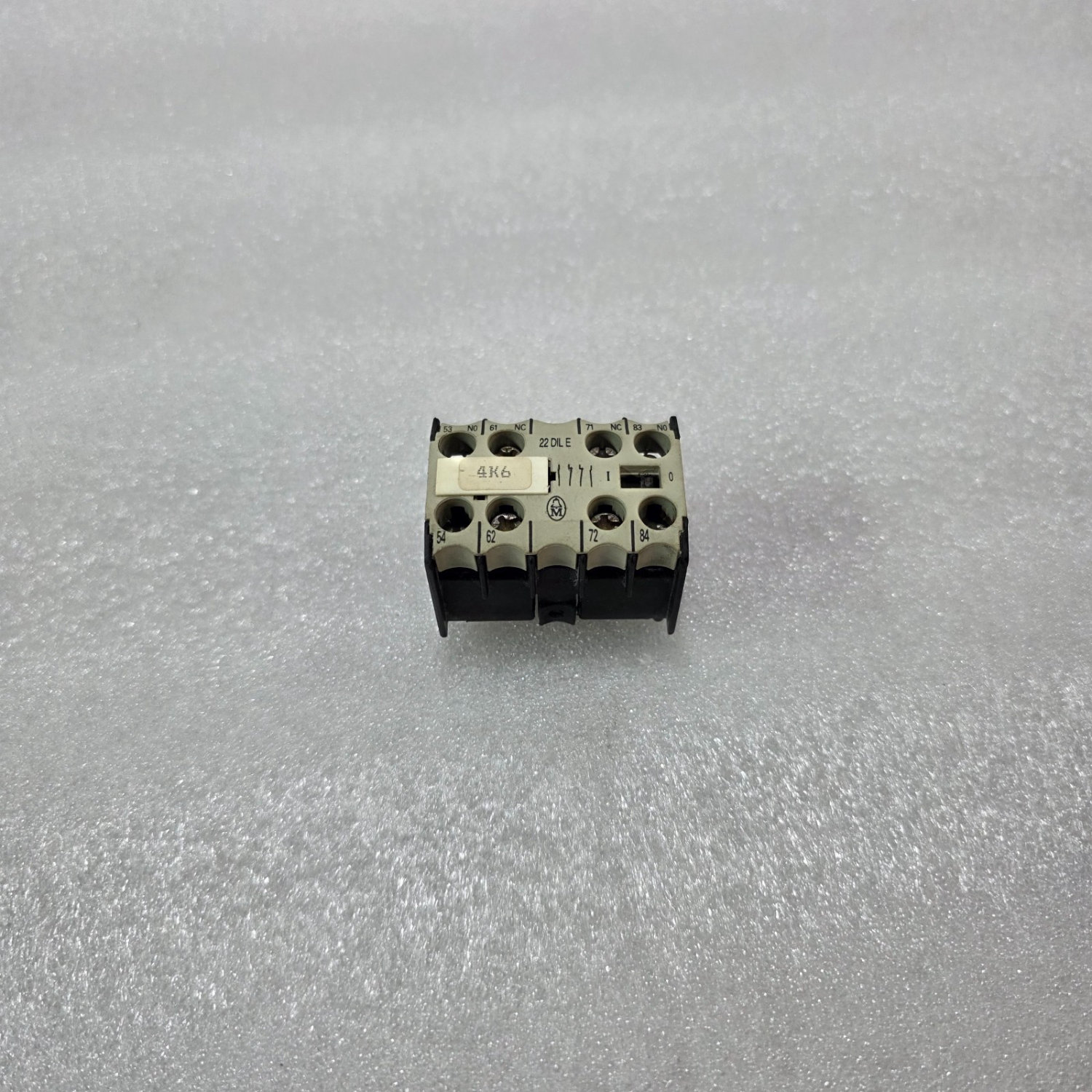 KLÖCKNER MOELLER | 22 DILE | AUXILIARY CONTACT BLOCK | 2NO + 2NC | 500V / 600V |