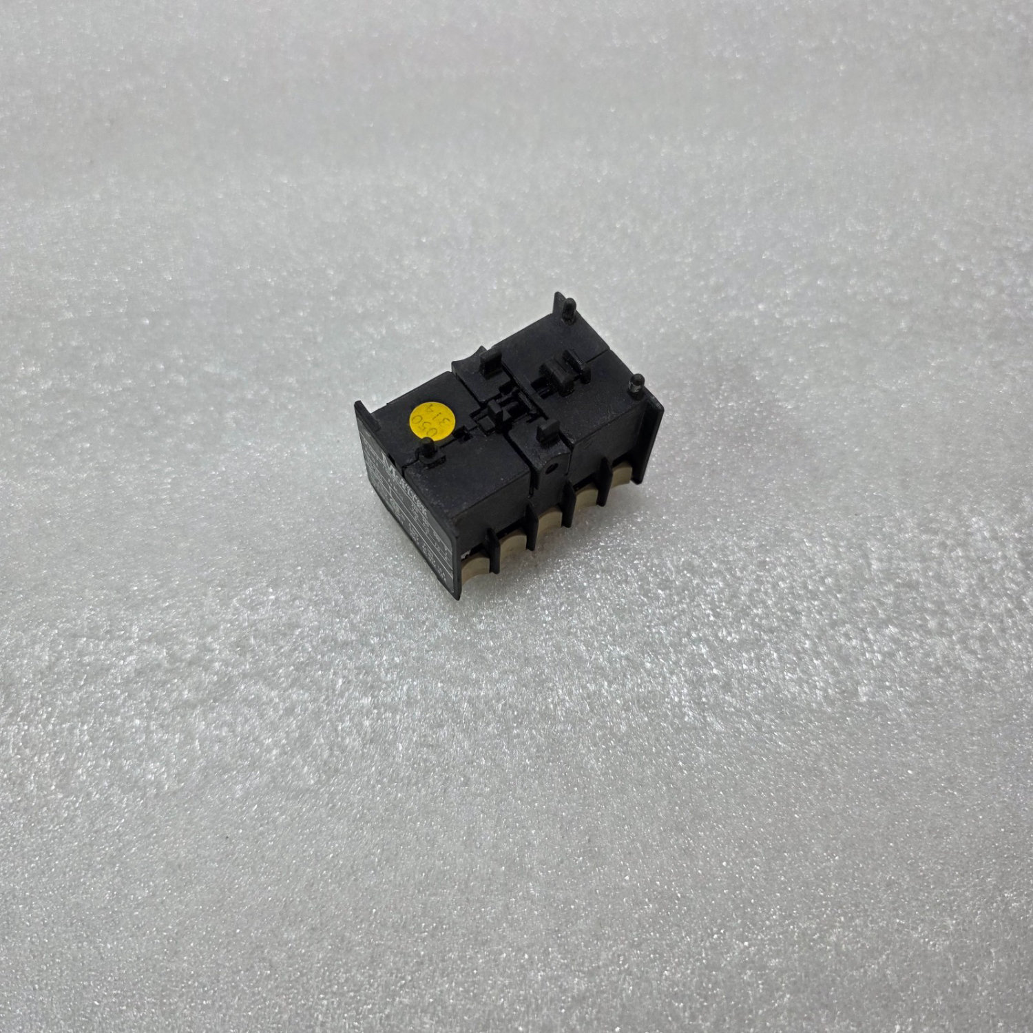 KLÖCKNER MOELLER | 22 DILE | AUXILIARY CONTACT BLOCK | 2NO + 2NC | 500V / 600V | - Image 3