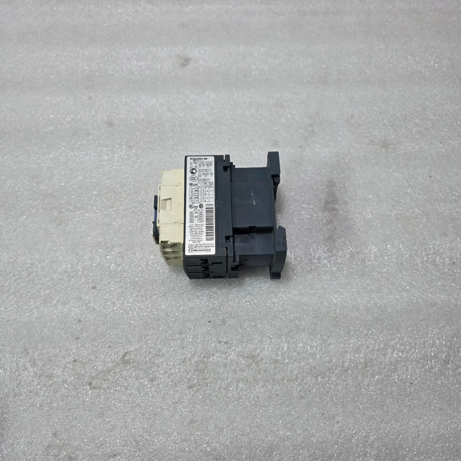 S ELECTRIC LC1D09 3 POLE CONTACTOR 9A 1NO 1NC AUX TESYS D IEC 60947-4-1 - Image 3