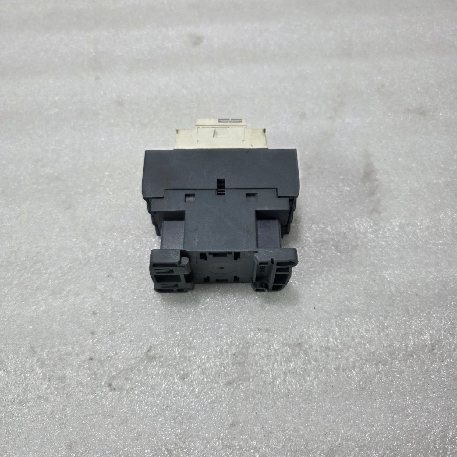 S ELECTRIC LC1D25 3 POLE AC CONTACTOR WITH 1NO + 1NC AUXILIARY CONTACTS 230V AC - Image 4