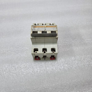 MERLIN GERIN MULTI9 C100 3P 40A TYPE U 380V 10KA MCB MINIATURE CIRCUIT BREAKER