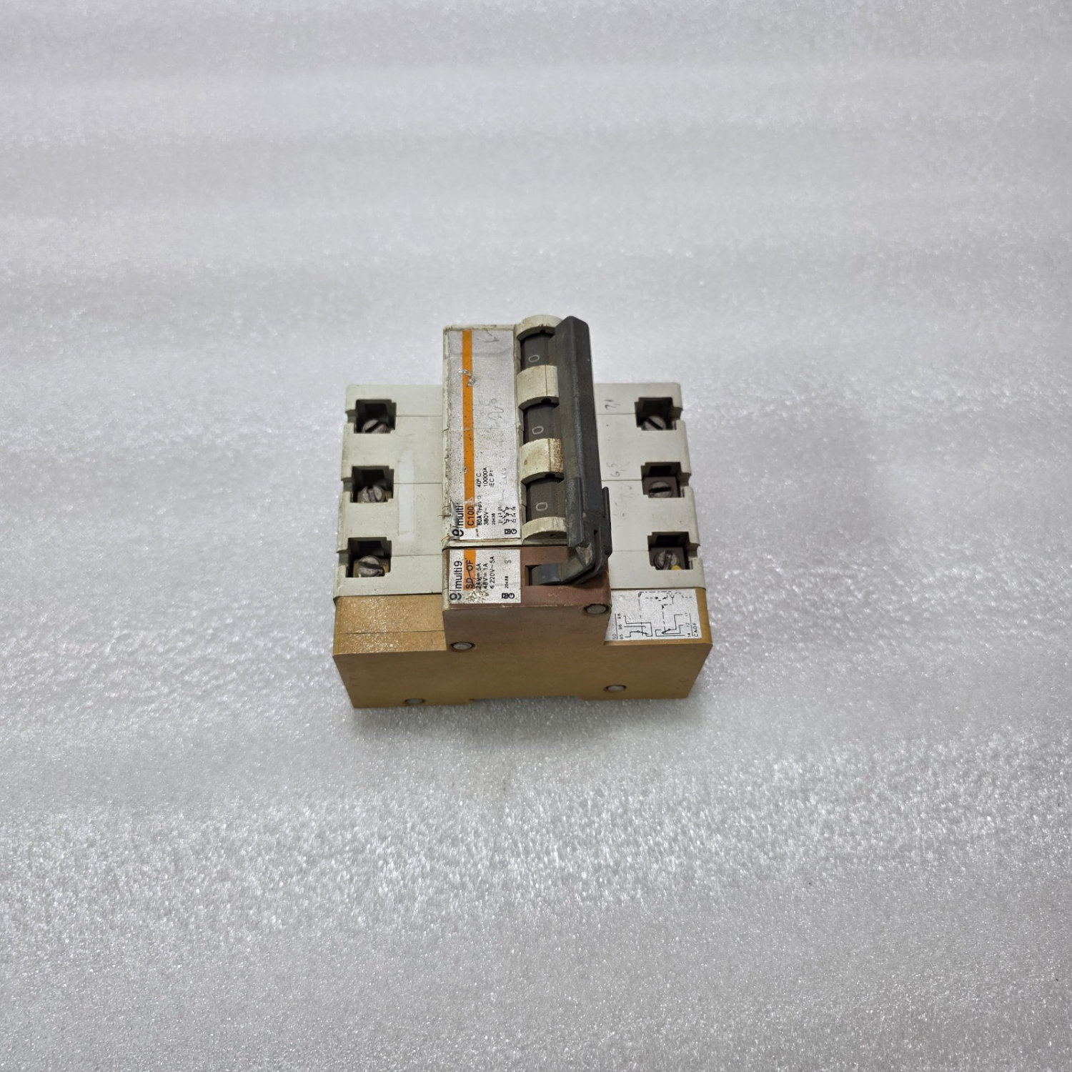 MERLIN GERIN MULTI9 C100 + SD-OF 3P 80A TYPE U 380V 10KA MCB WITH AUXILIARY - Image 2