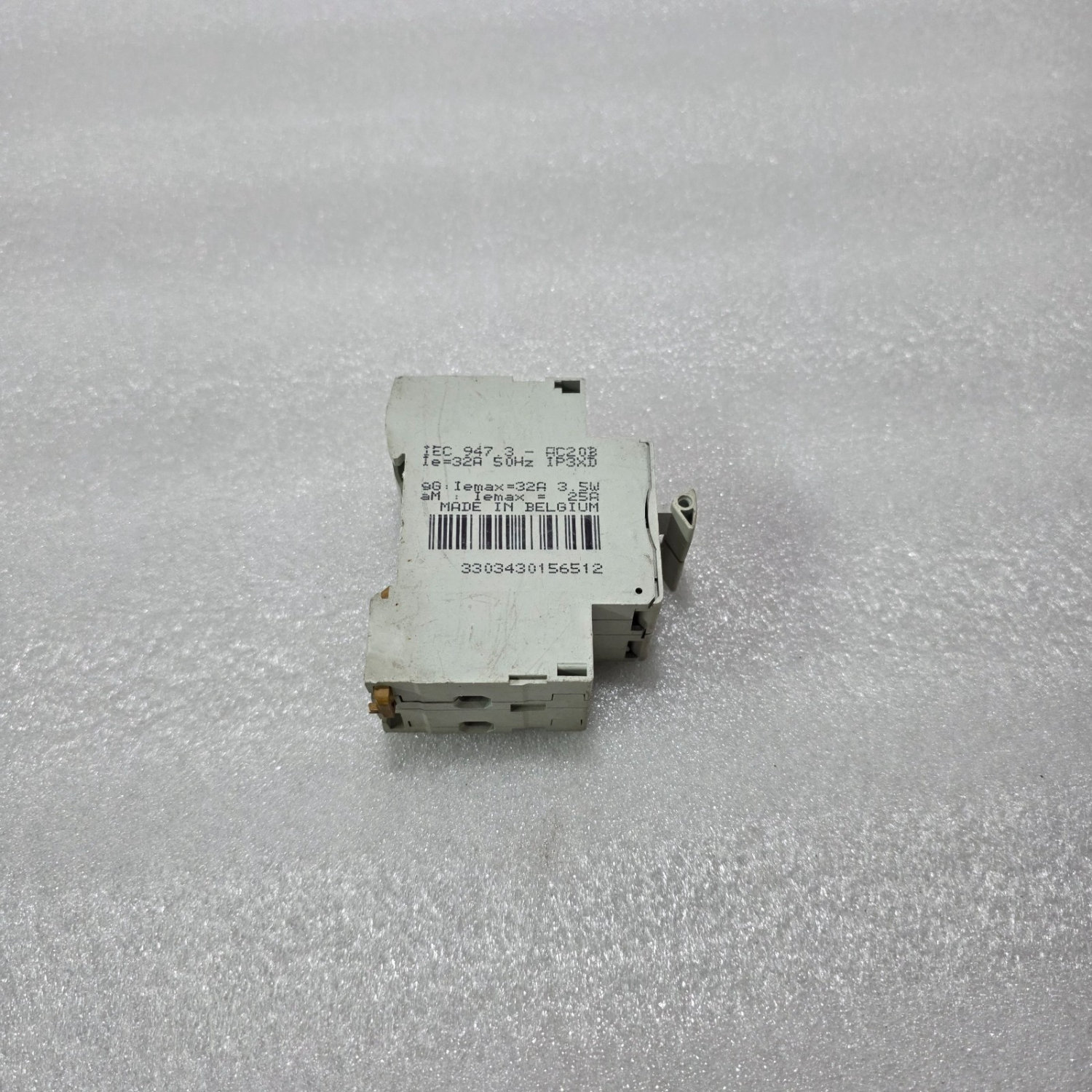 MERLIN GERIN MULTI9 FUSE HOLDER 10.3X38MM 32A 500V IEC 947-3 DIN RAIL - Image 3