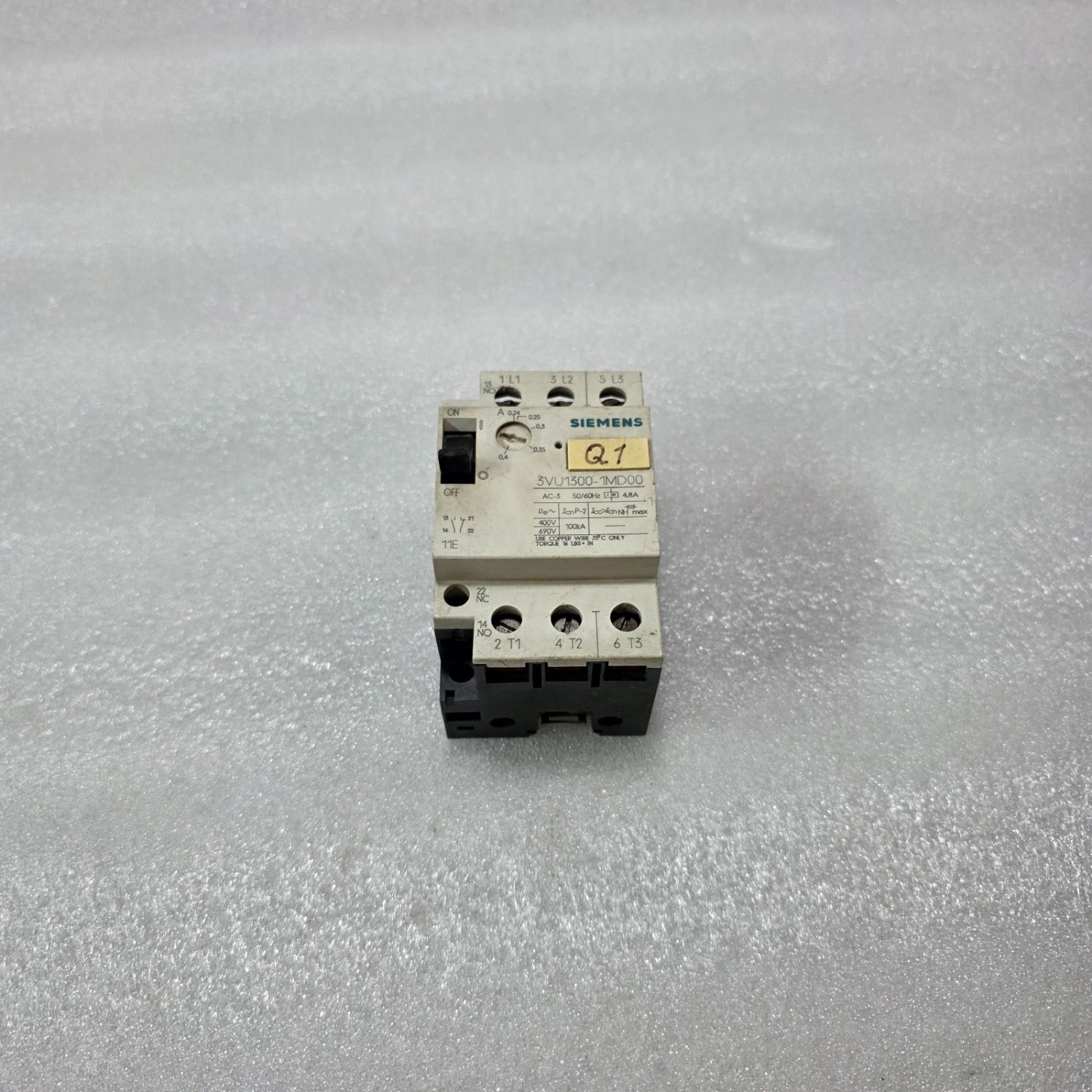 SIEMENS 3VU1300-1MD00 MOTOR CIRCUIT BREAKER 0.24-0.4A 400V AC-3 MADE IN GERMANY
