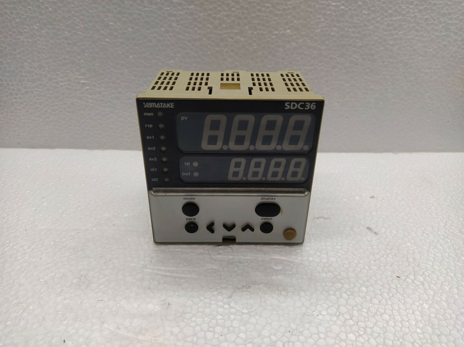 Yamatake SDC36 Digital Indicating Controller C36TC0UA1000 SDC 36 100-240V AC - Image 2