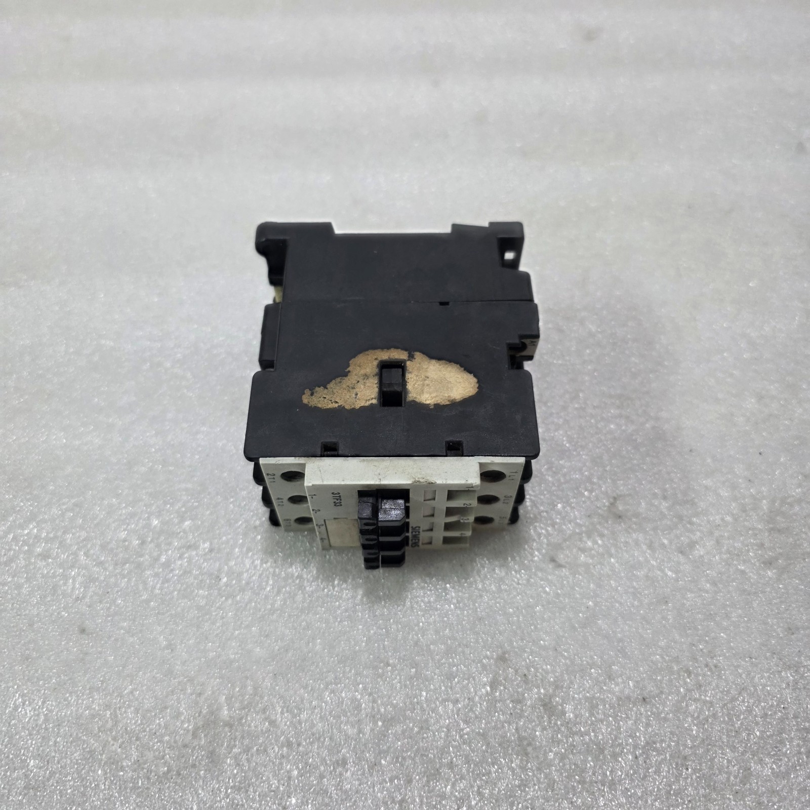 SIEMENS 3TF33 3 POLE AC CONTACTOR COIL 220VAC 50HZ / 264VAC 60HZ - Image 4