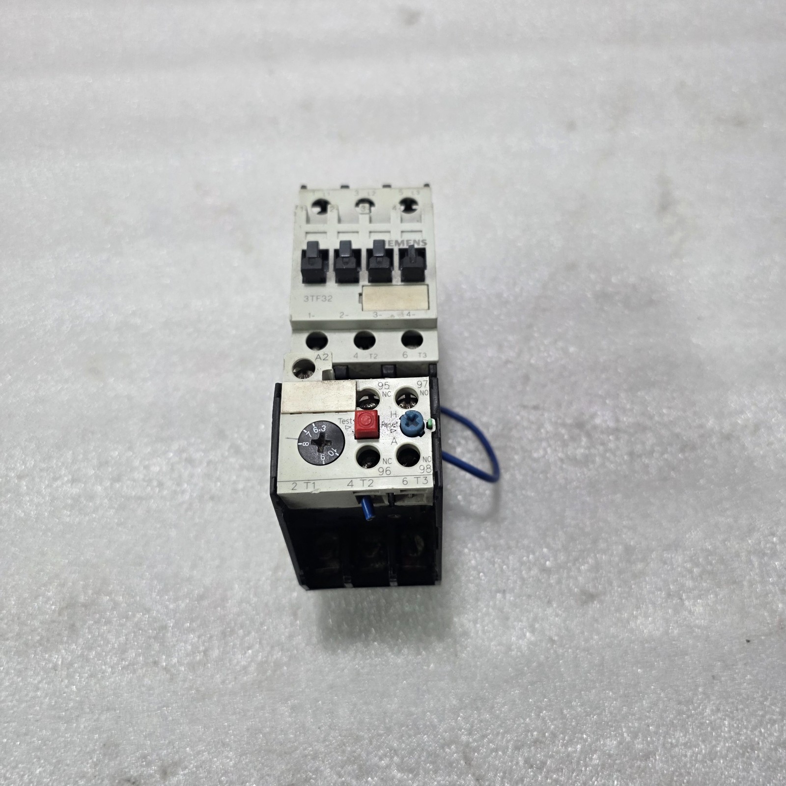 SIEMENS 3TF32 + 3UA5200-1J DOL MOTOR STARTER — 3 POLE CONTACTOR 6.3-10A