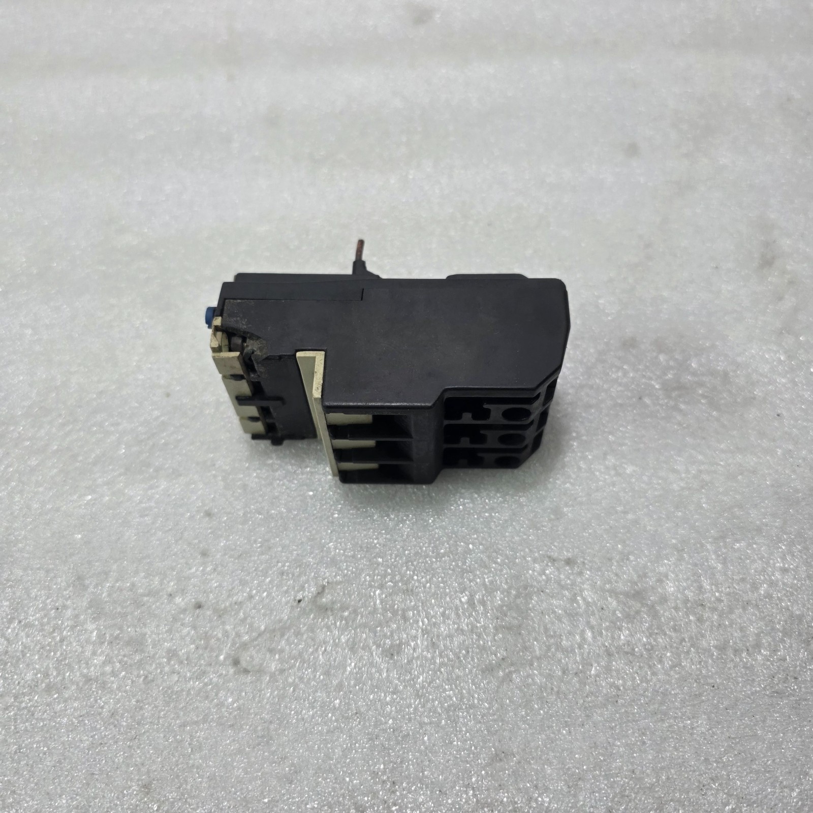 S ELECTRIC / TELEMECANIQUE LR2D1322 THERMAL OVERLOAD RELAY 3 POLE 17-25A - Image 4