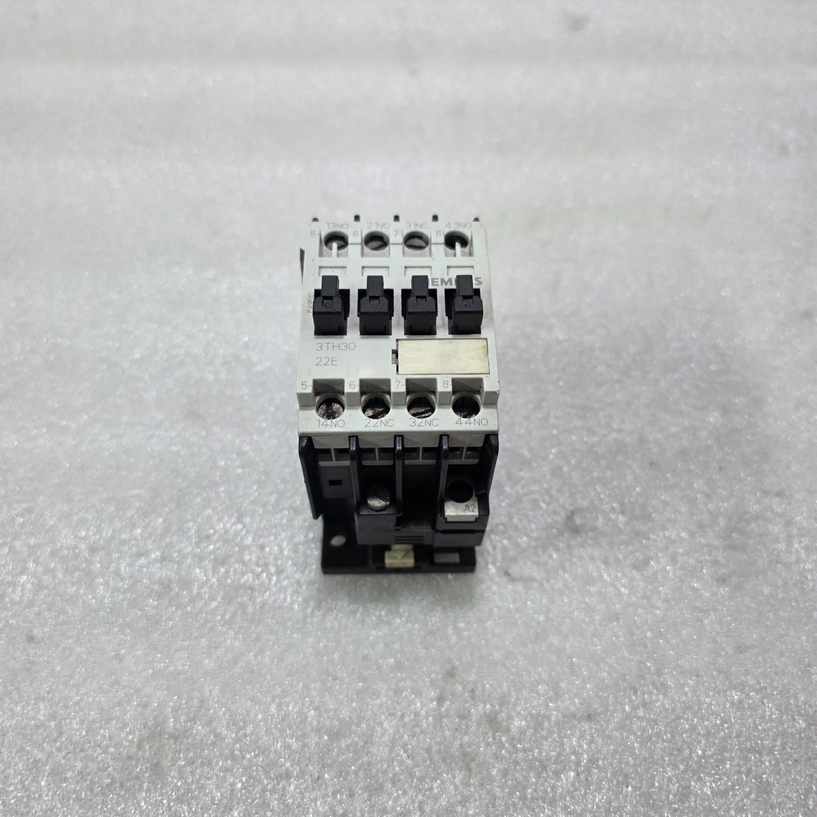 SIEMENS 3TH3022-0A AUXILIARY CONTACTOR 2NO 2NC 220VAC 50/60HZ CONTROL RELAY