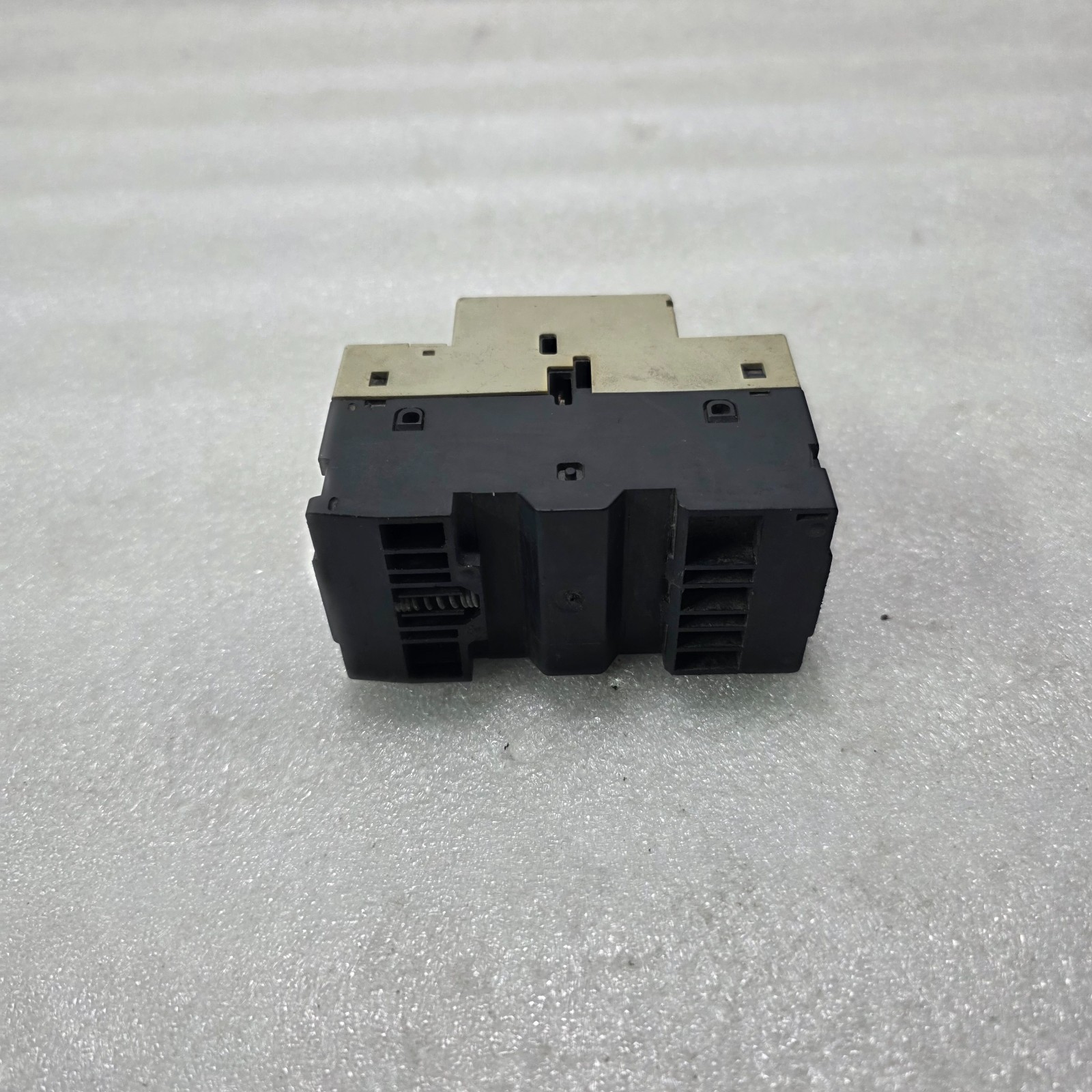 TELEMECANIQUE GV2-RS08 MOTOR CIRCUIT BREAKER 2.5-4A 690V 100KA IEC 947-2 - Image 4