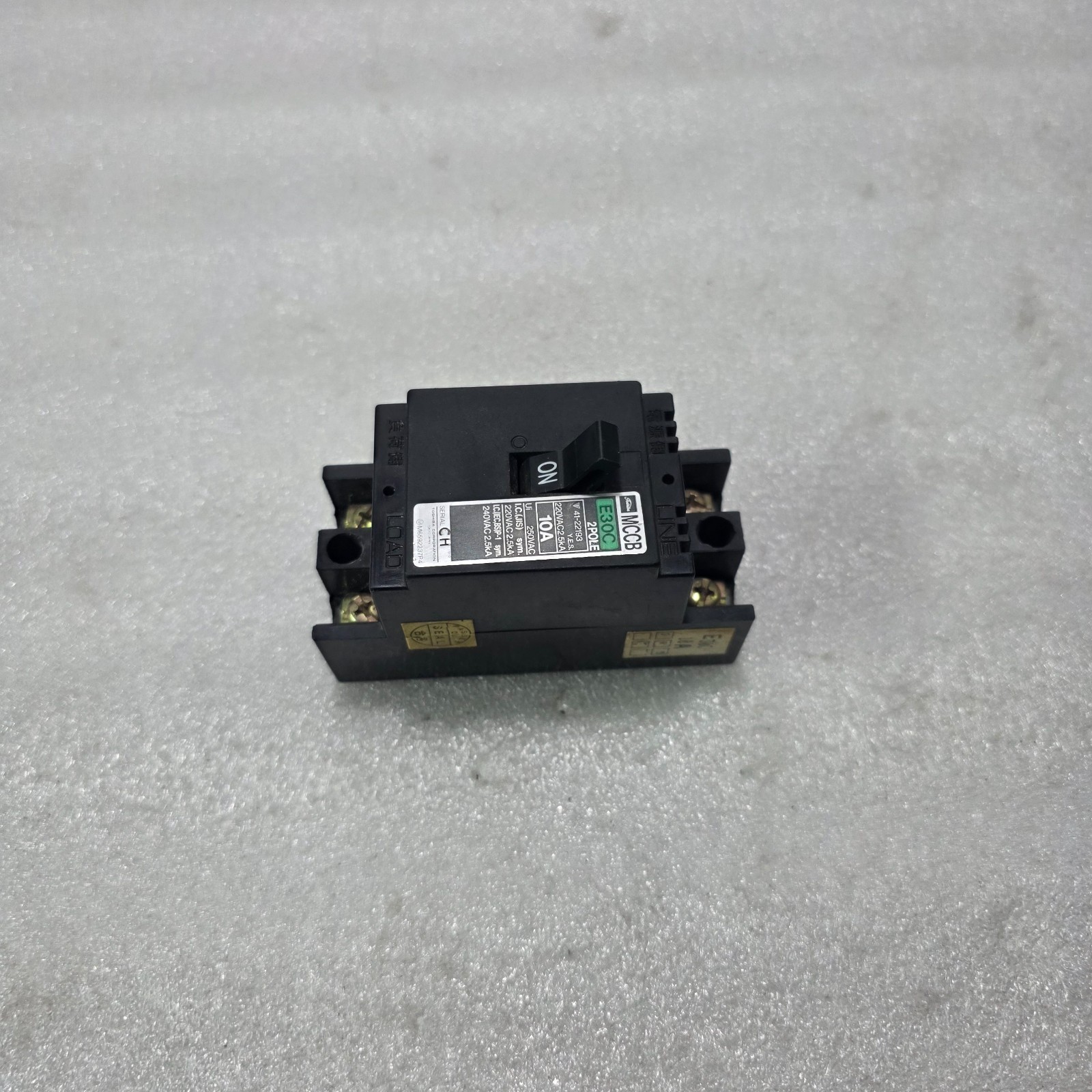 FUJI ELECTRIC E30C MCCB 2P 10A 250VAC 2.5KA MOULDED CASE CIRCUIT BREAKER - Image 2