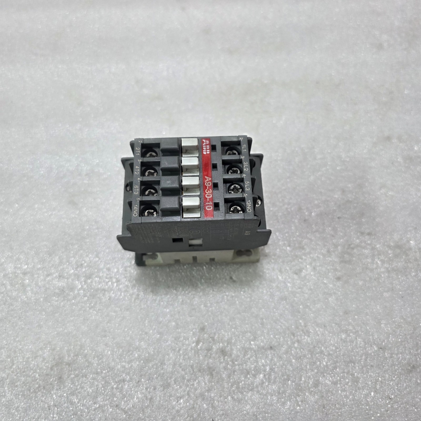 ABB A9-30-10 3 POLE CONTACTOR 9A 24VAC COIL 3NO 1NO AUX IEC 60947-4-1 - Image 2