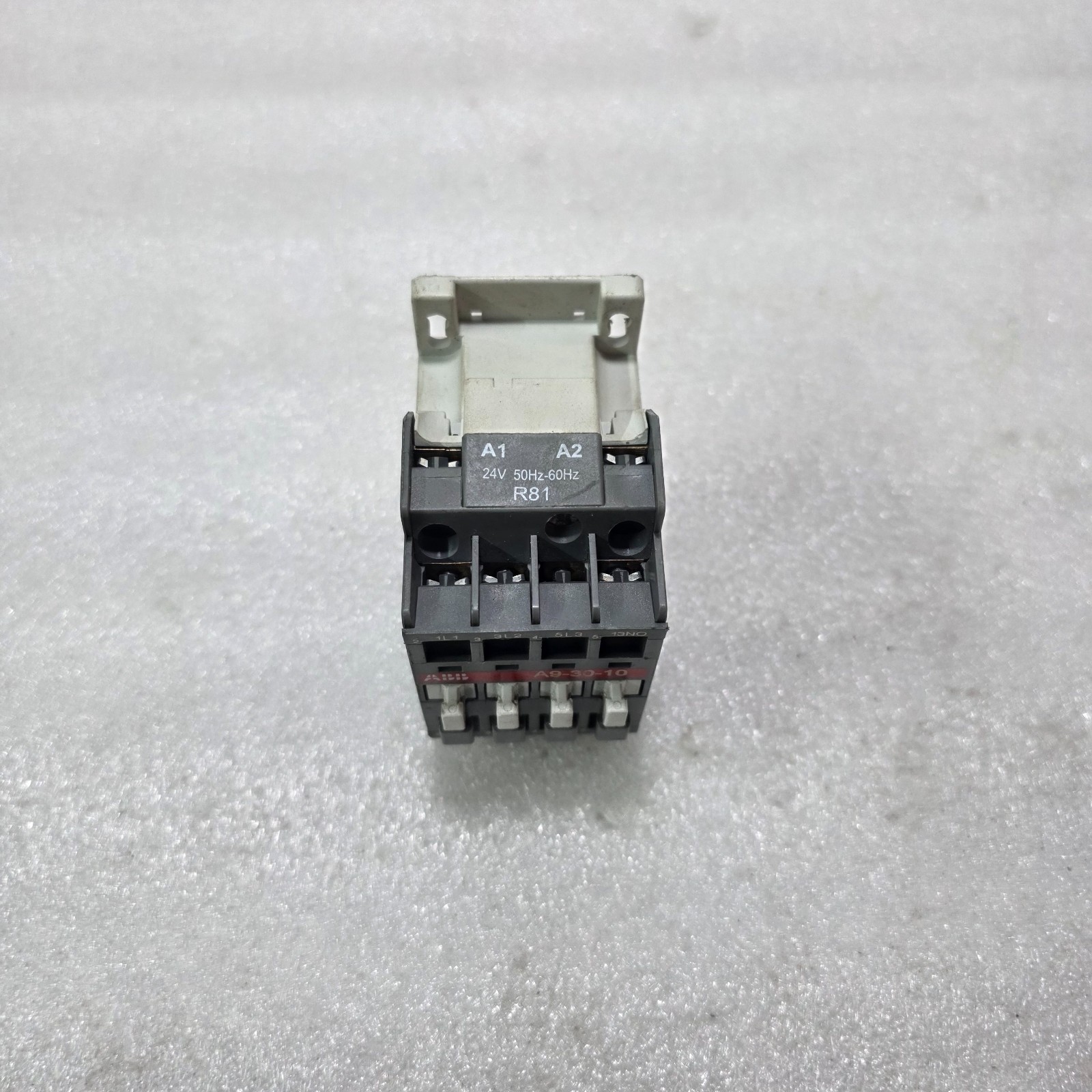 ABB A9-30-10 3 POLE CONTACTOR 9A 24VAC COIL 3NO 1NO AUX IEC 60947-4-1 - Image 4