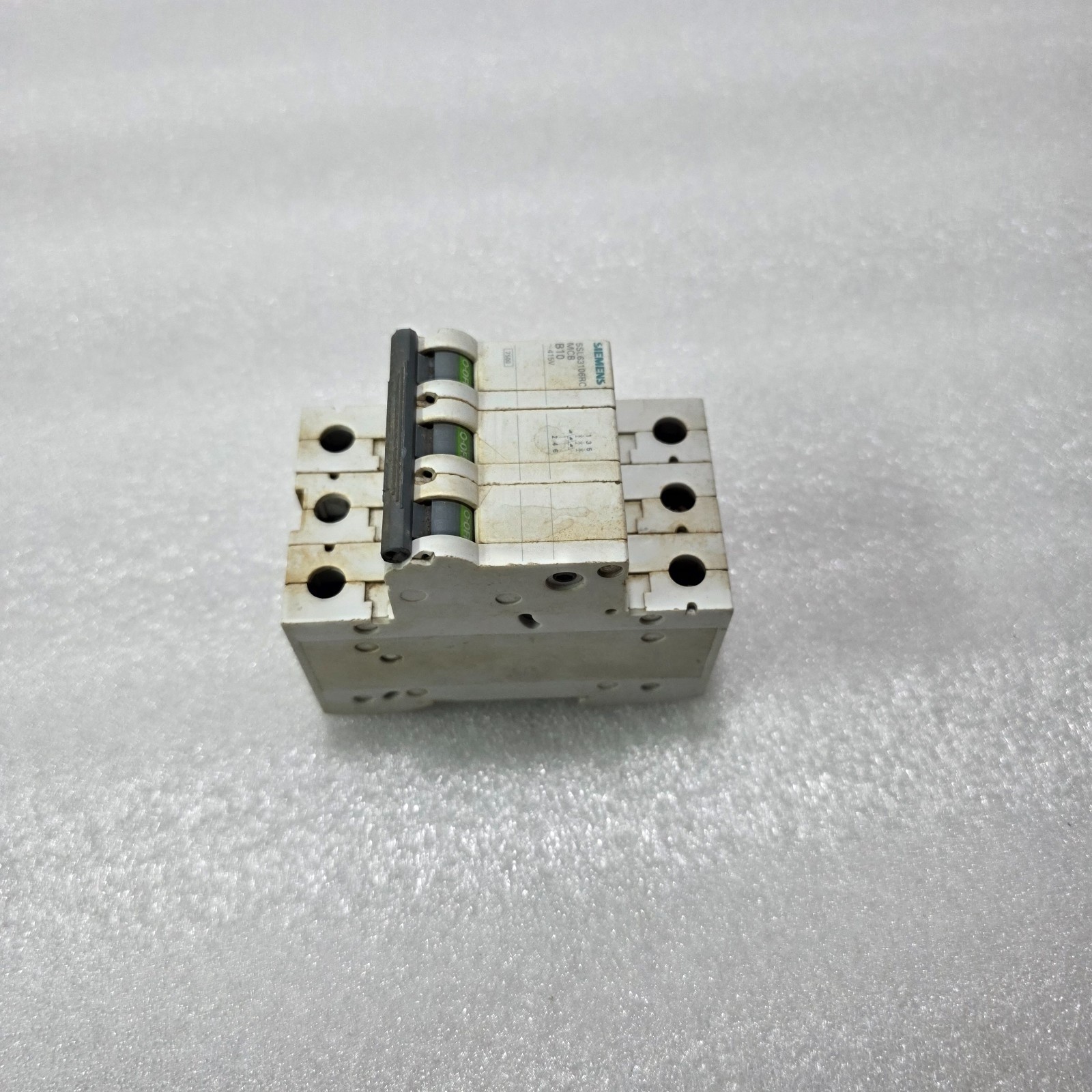 SIEMENS 5SL63106RC 3P 10A CURVE B 415V 7500A MCB MINIATURE CIRCUIT BREAKER - Image 2