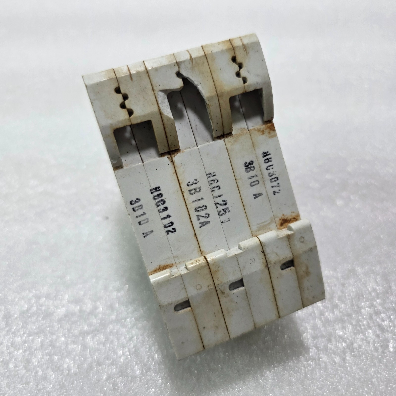 SIEMENS 5SL63106RC 3P 10A CURVE B 415V 7500A MCB MINIATURE CIRCUIT BREAKER - Image 6