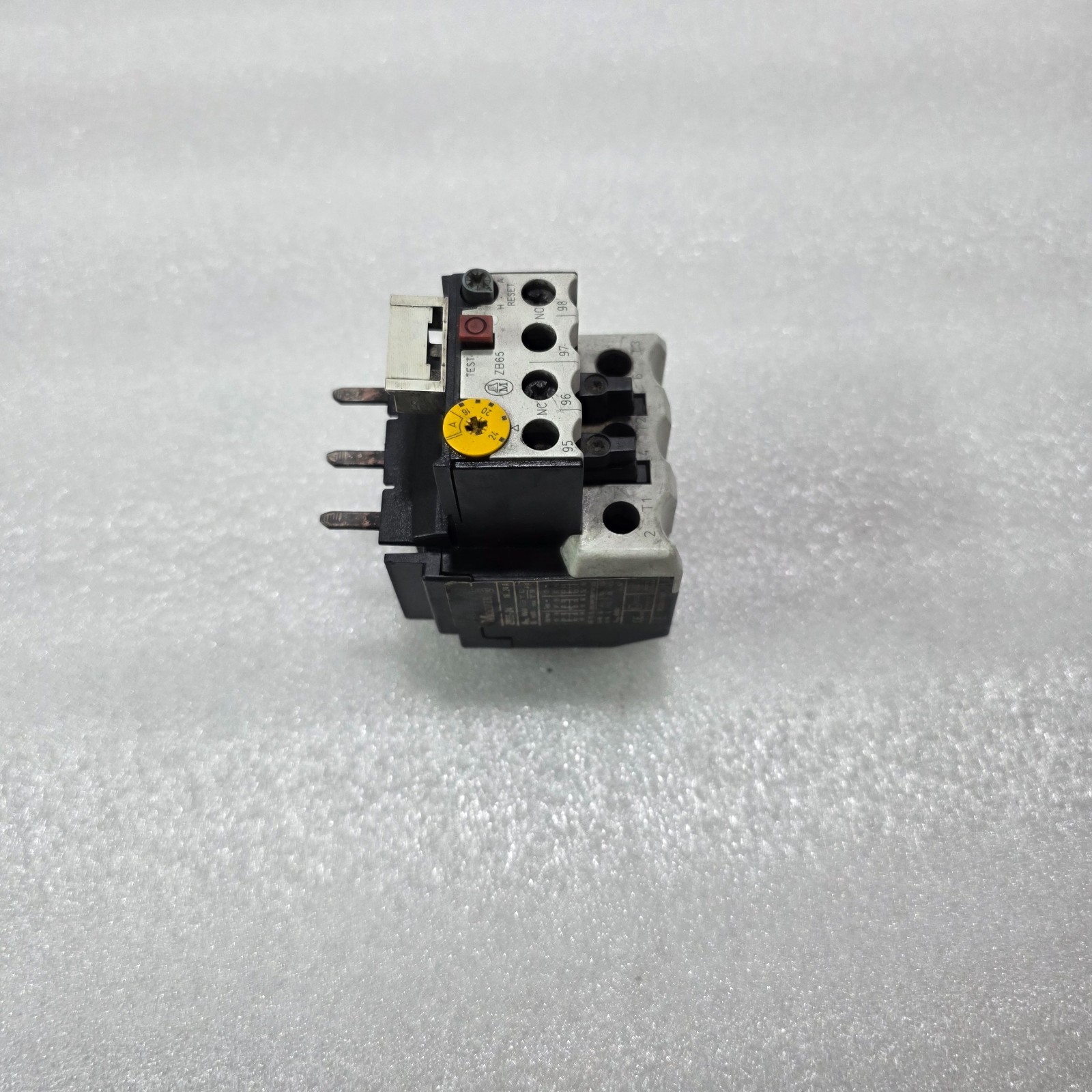 MOELLER ZB65-24 THERMAL OVERLOAD RELAY 16-24A 690V IEC/EN 60947 - Image 2