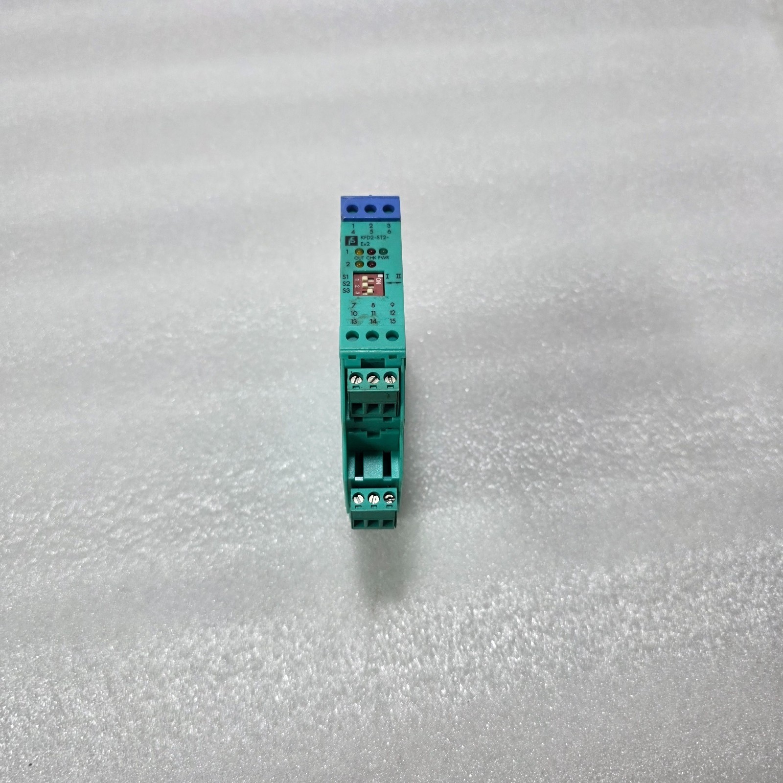 PEPPERL+FUCHS KFD2-ST2-EX2 2-CHANNEL SWITCH AMPLIFIER INTRINSIC SAFETY 109562S