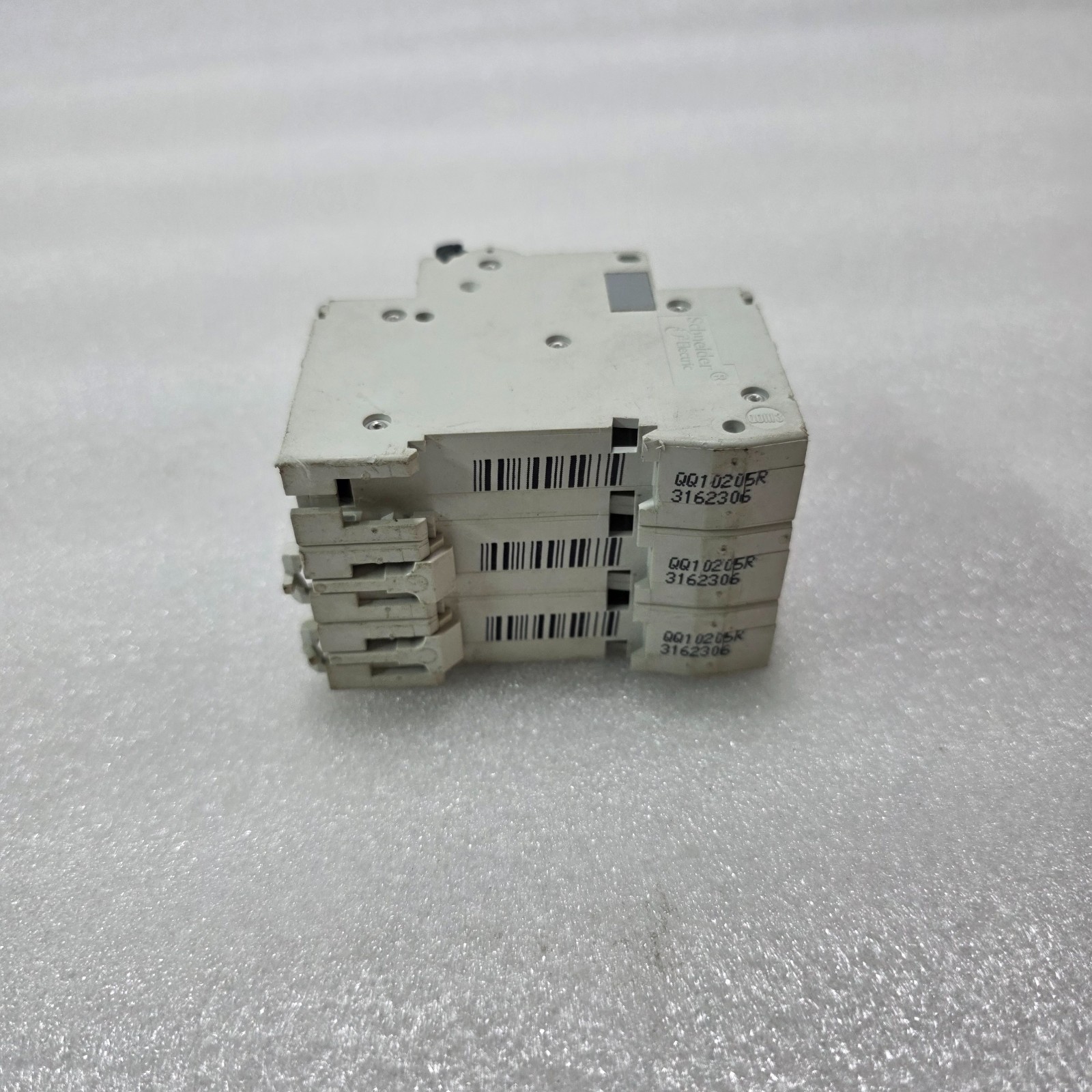 S ELECTRIC C65N 3P 16A CURVE C 400/415V 6KA MCB MINIATURE CIRCUIT BREAKER - Image 4